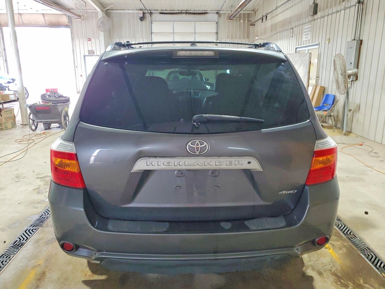 2010 TOYOTA HIGHLANDER SE photo 16