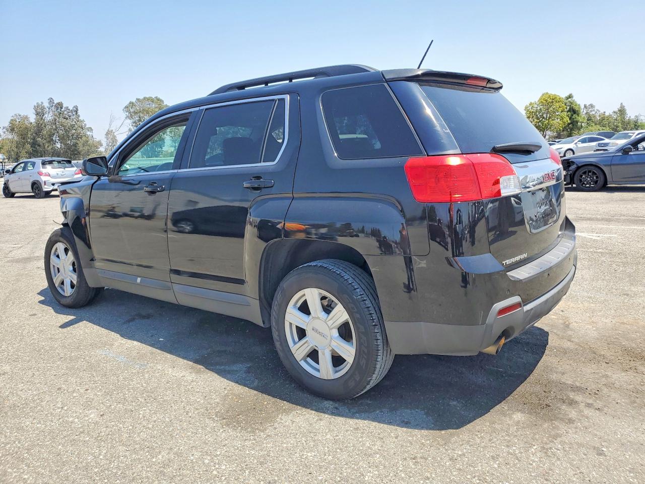 2015 GMC TERRAIN SLT photo 3