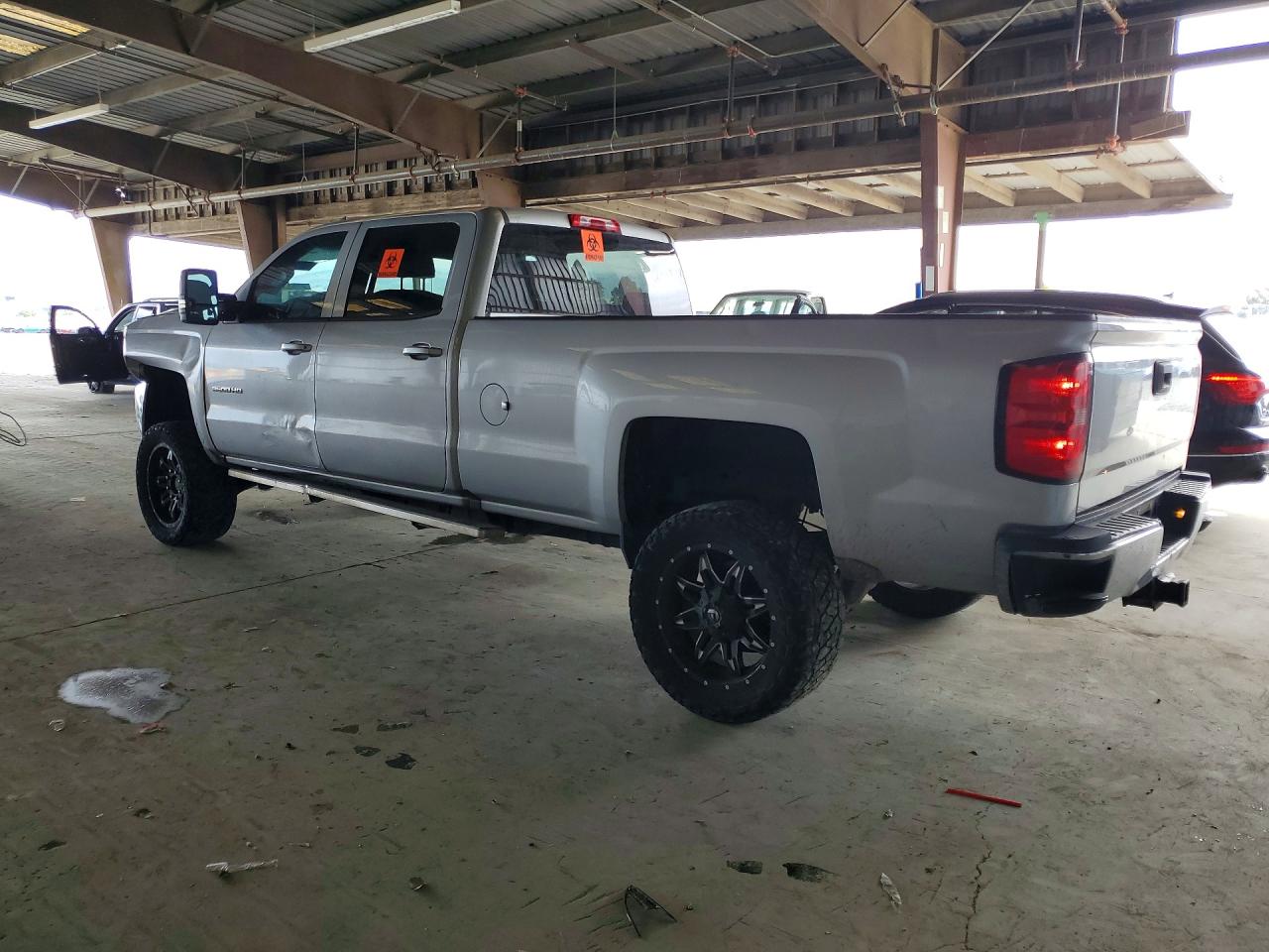 2018 CHEVROLET SILVERADO K3500 LT photo 4