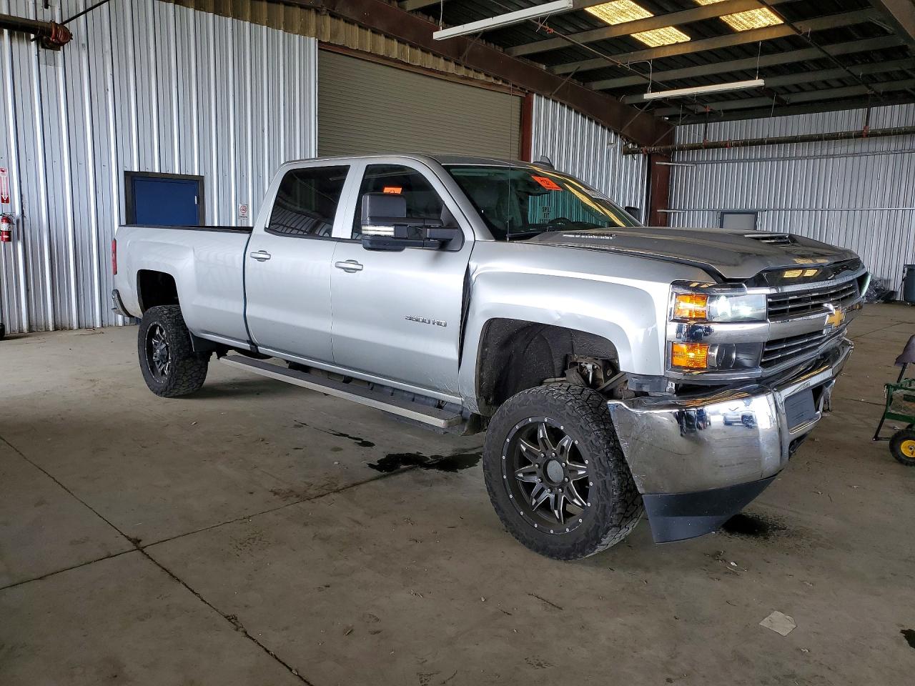 2018 CHEVROLET SILVERADO K3500 LT photo 10