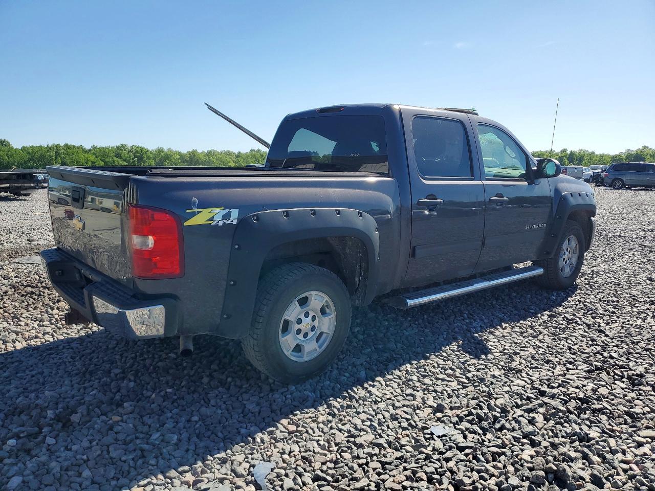 2010 CHEVROLET SILVERADO K1500 LT photo 3