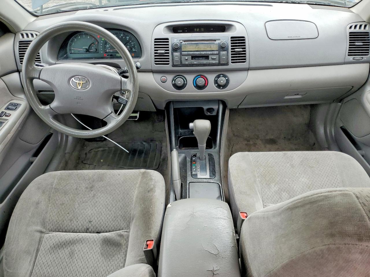 2002 TOYOTA CAMRY LE photo 8