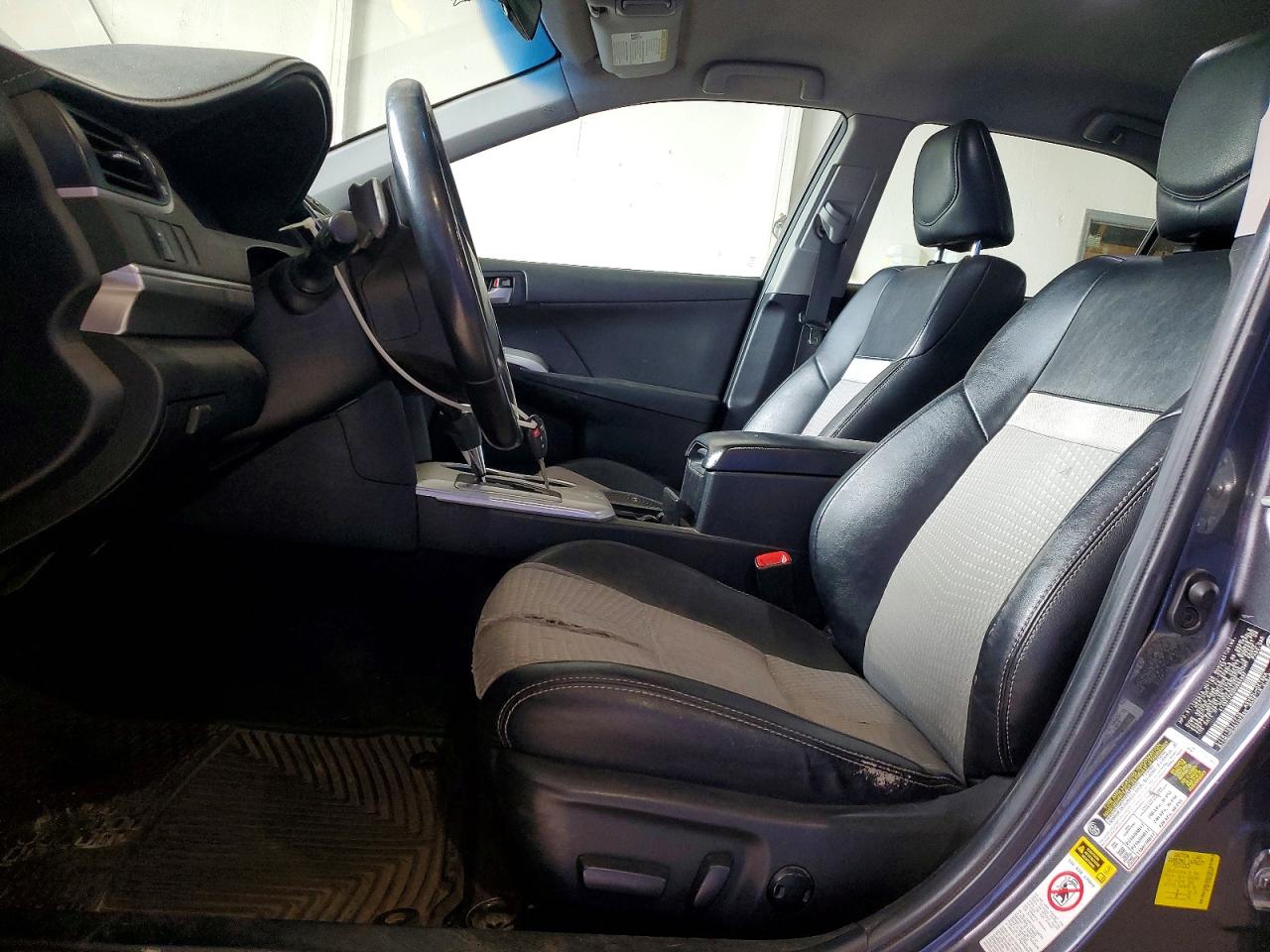 2013 TOYOTA CAMRY SE photo 7