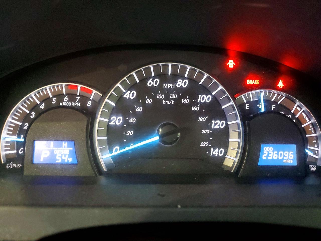 2013 TOYOTA CAMRY SE photo 9