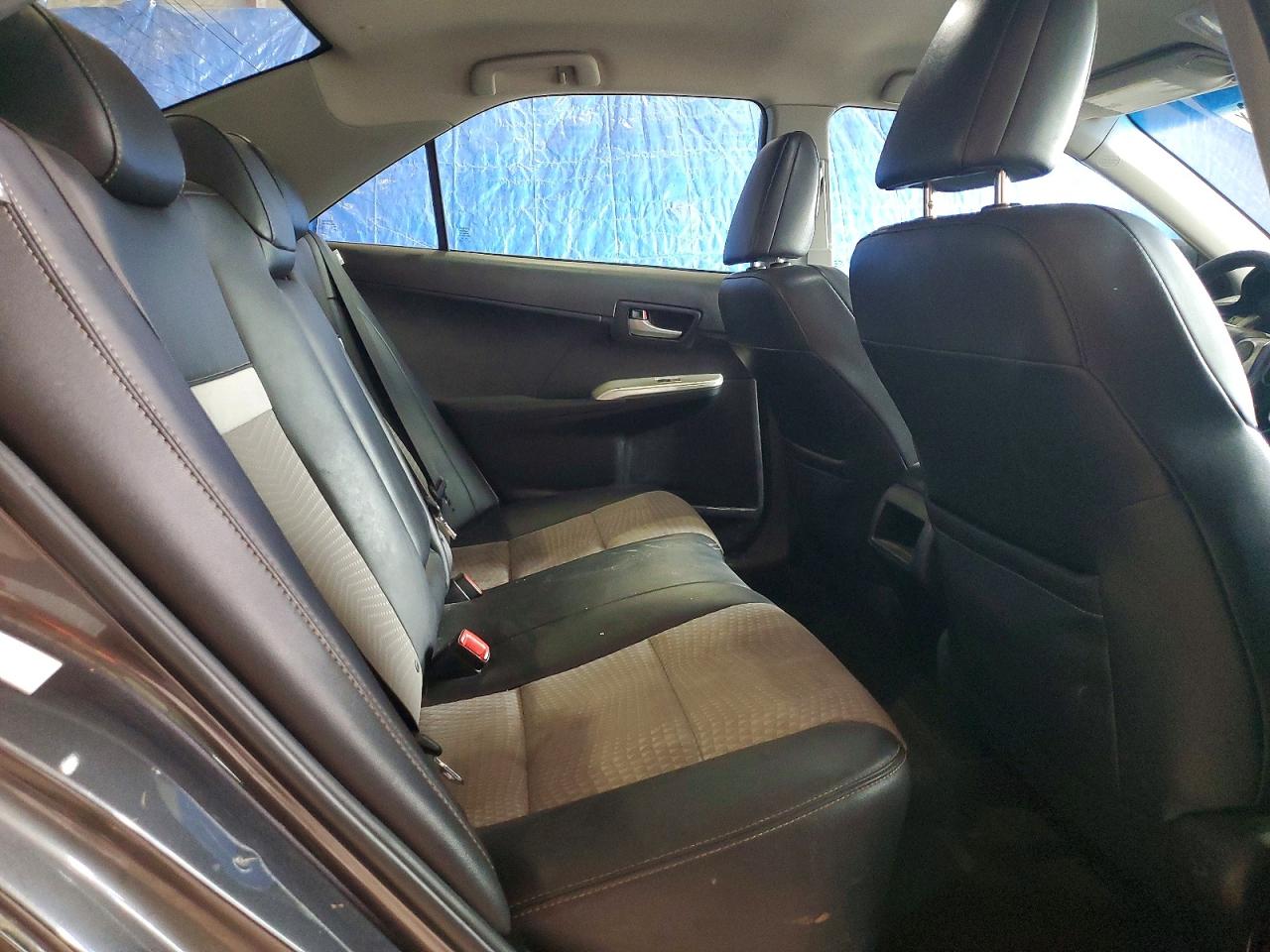 2013 TOYOTA CAMRY SE photo 10