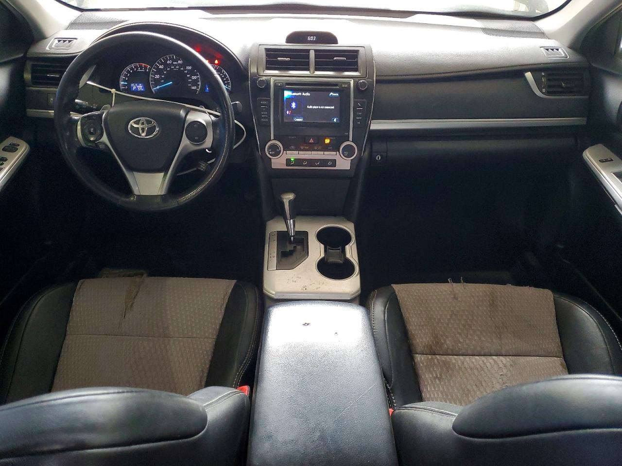 2013 TOYOTA CAMRY SE photo 8