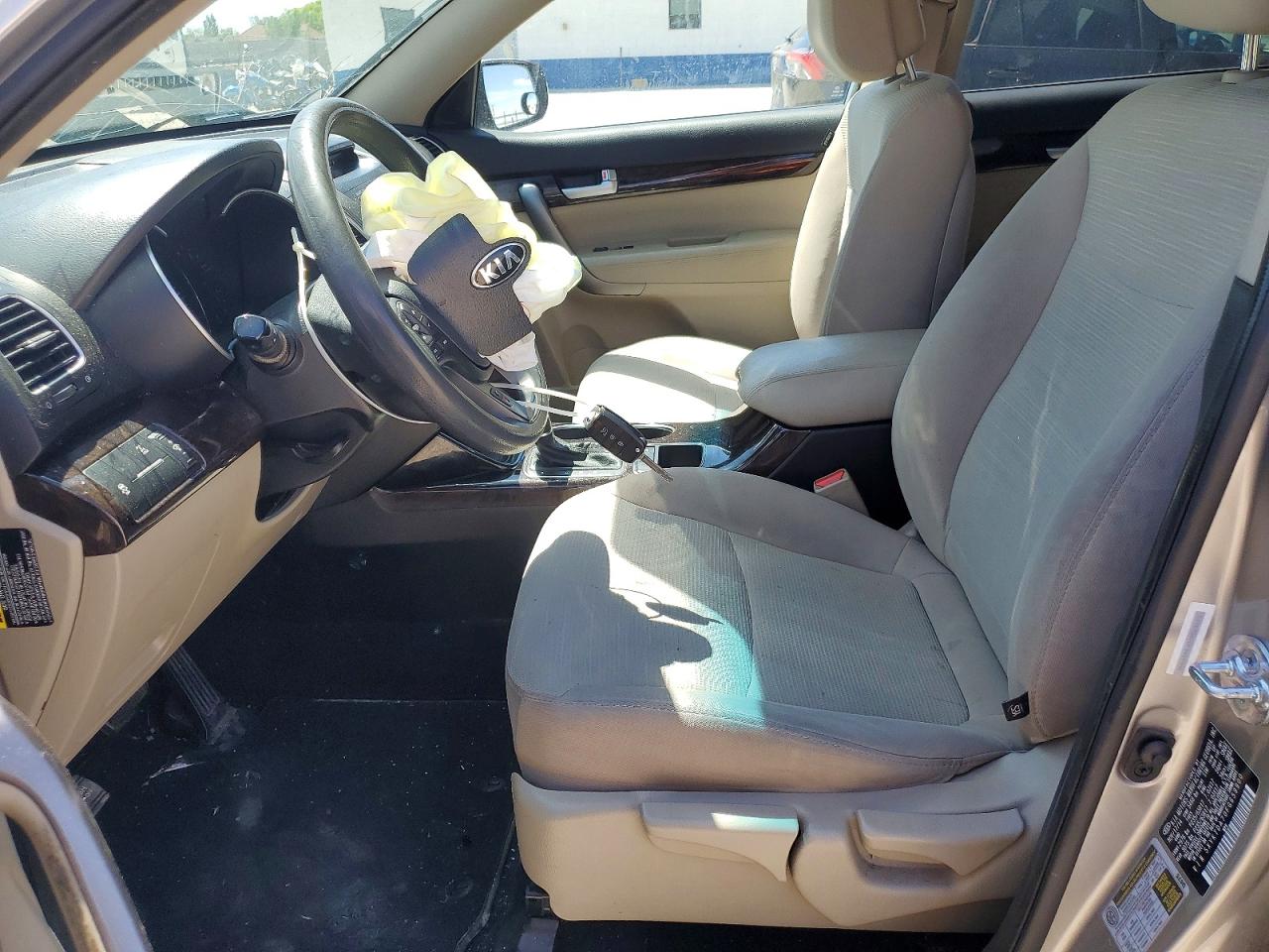 2015 KIA SORENTO LX photo 19