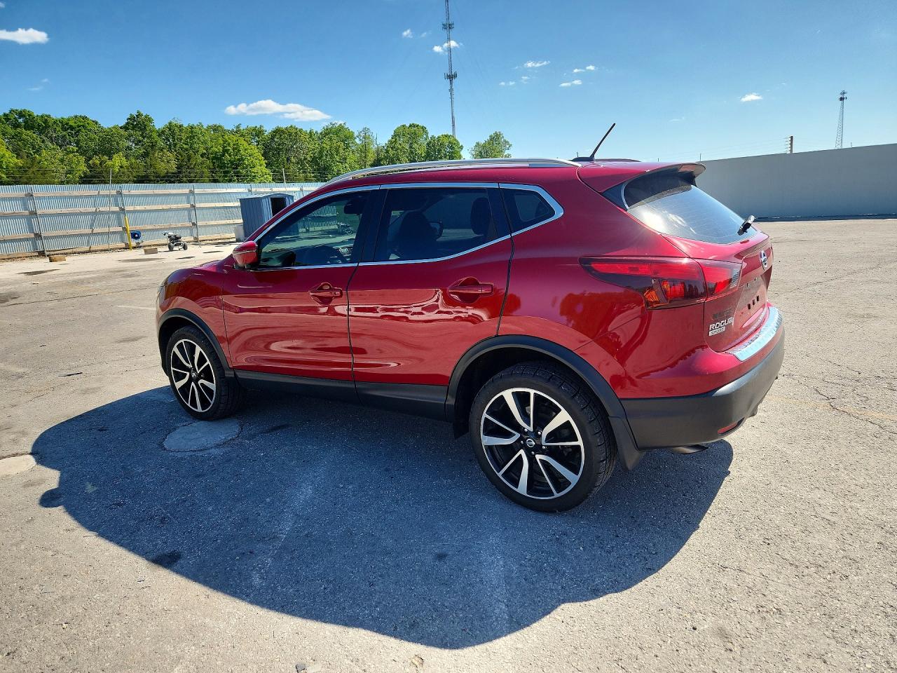 2018 NISSAN ROGUE SPORT SL photo 4