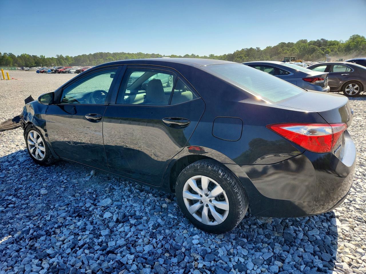 2014 TOYOTA COROLLA LE photo 3