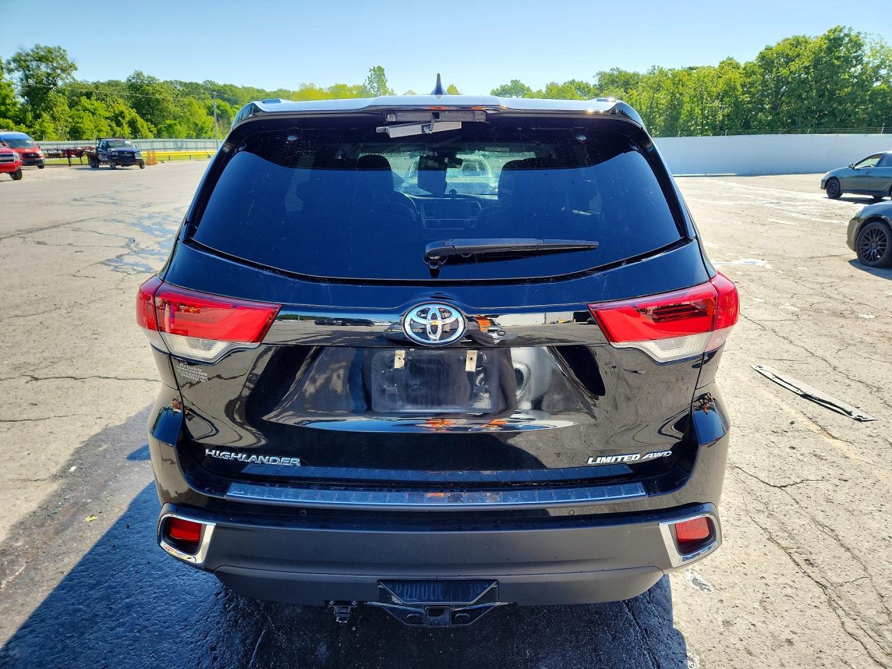 2019 TOYOTA HIGHLANDER LIMITED photo 16