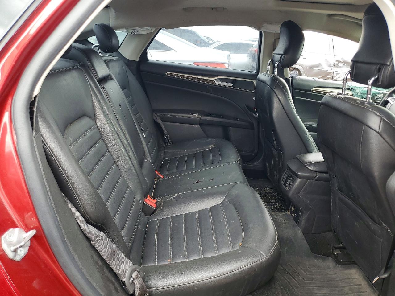 2014 FORD FUSION SE photo 28