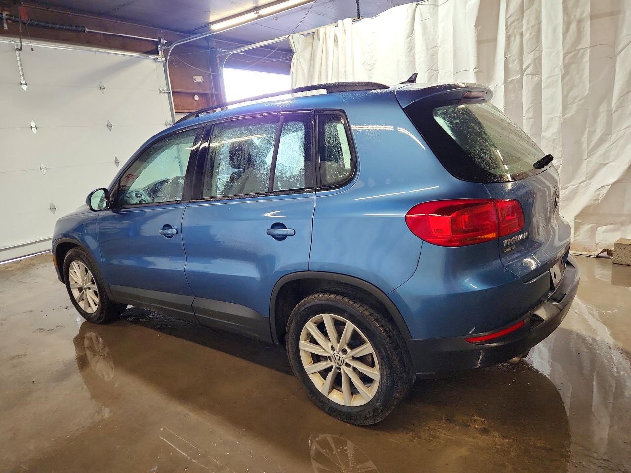 2017 VOLKSWAGEN TIGUAN S photo 3