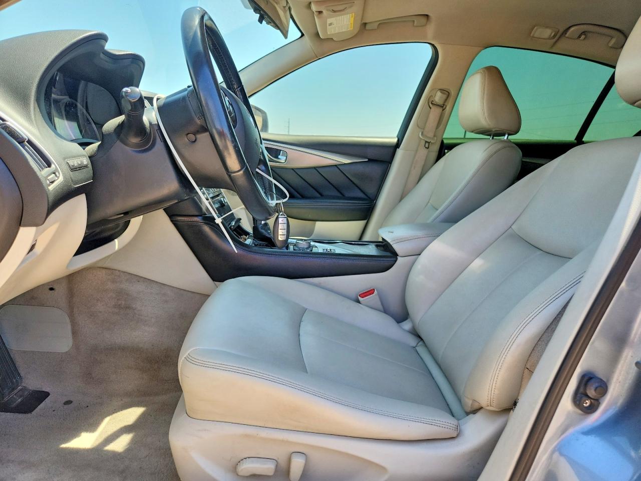 2015 INFINITI Q50 BASE photo 13