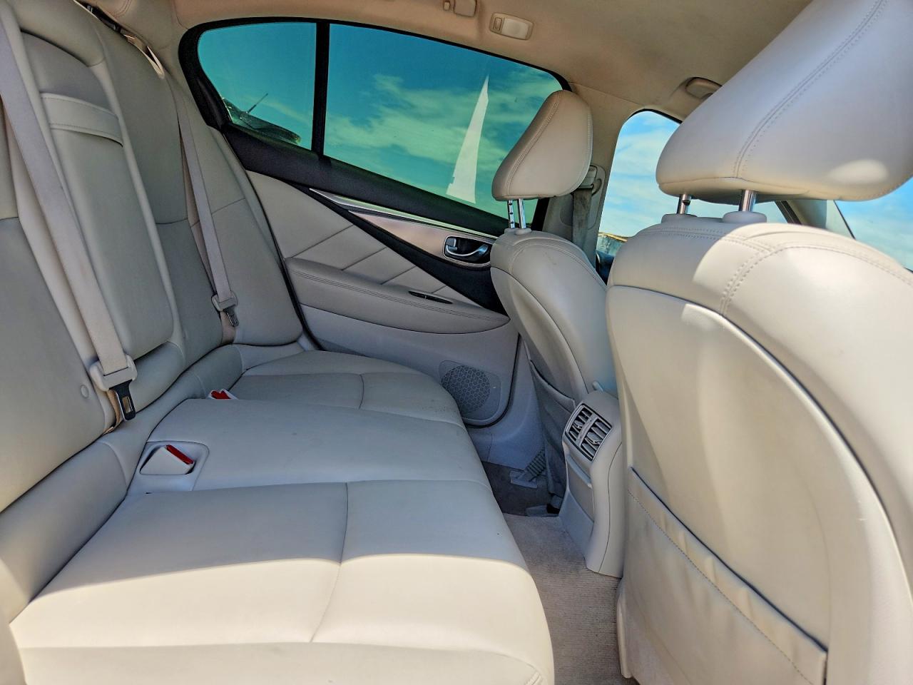 2015 INFINITI Q50 BASE photo 19