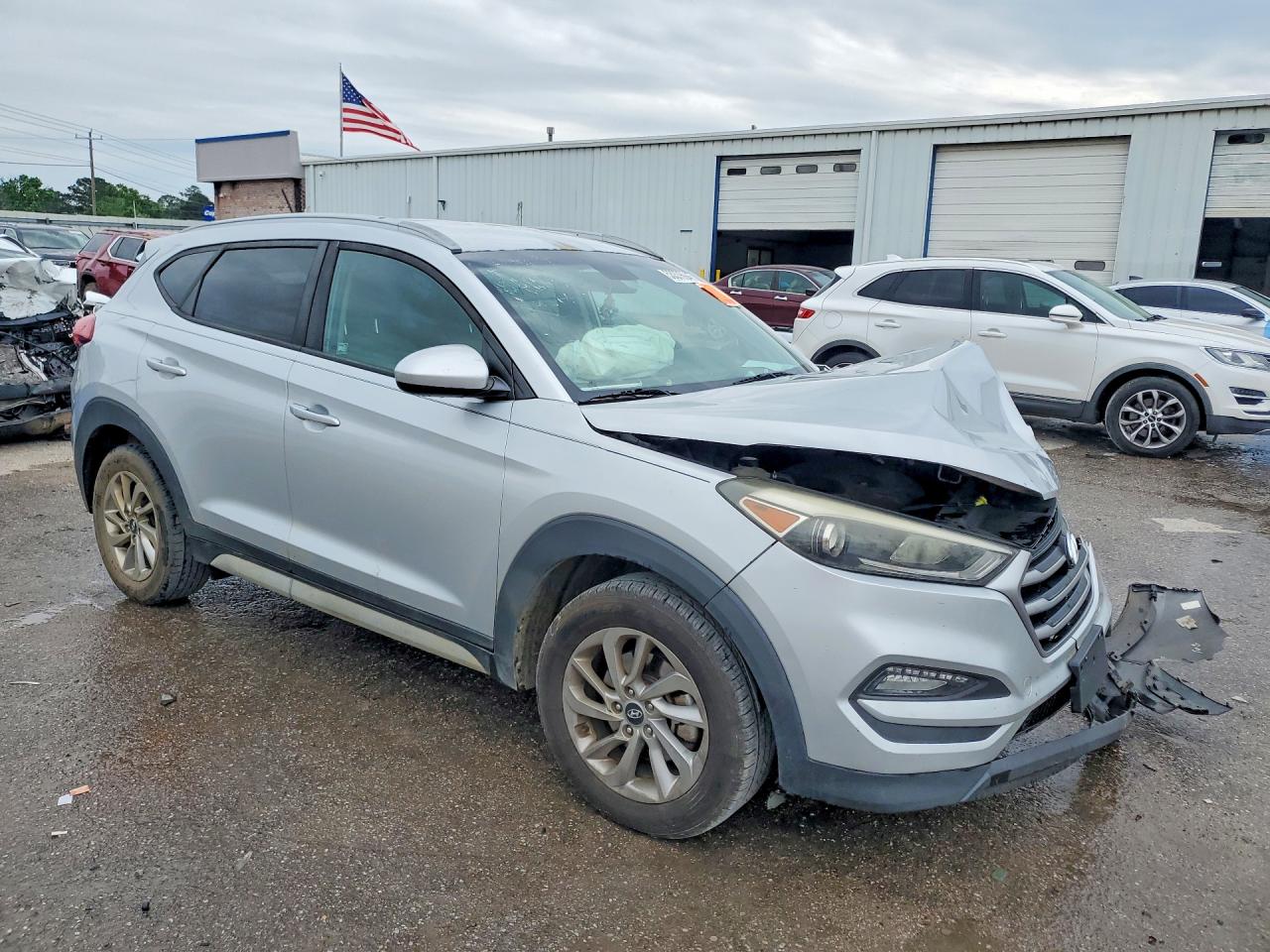 2017 HYUNDAI TUCSON SE photo 10