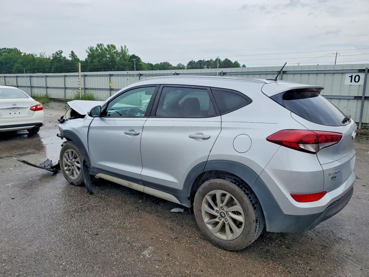 2017 HYUNDAI TUCSON SE photo 4
