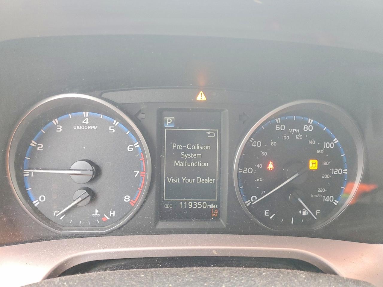 2017 TOYOTA RAV4 XLE photo 25