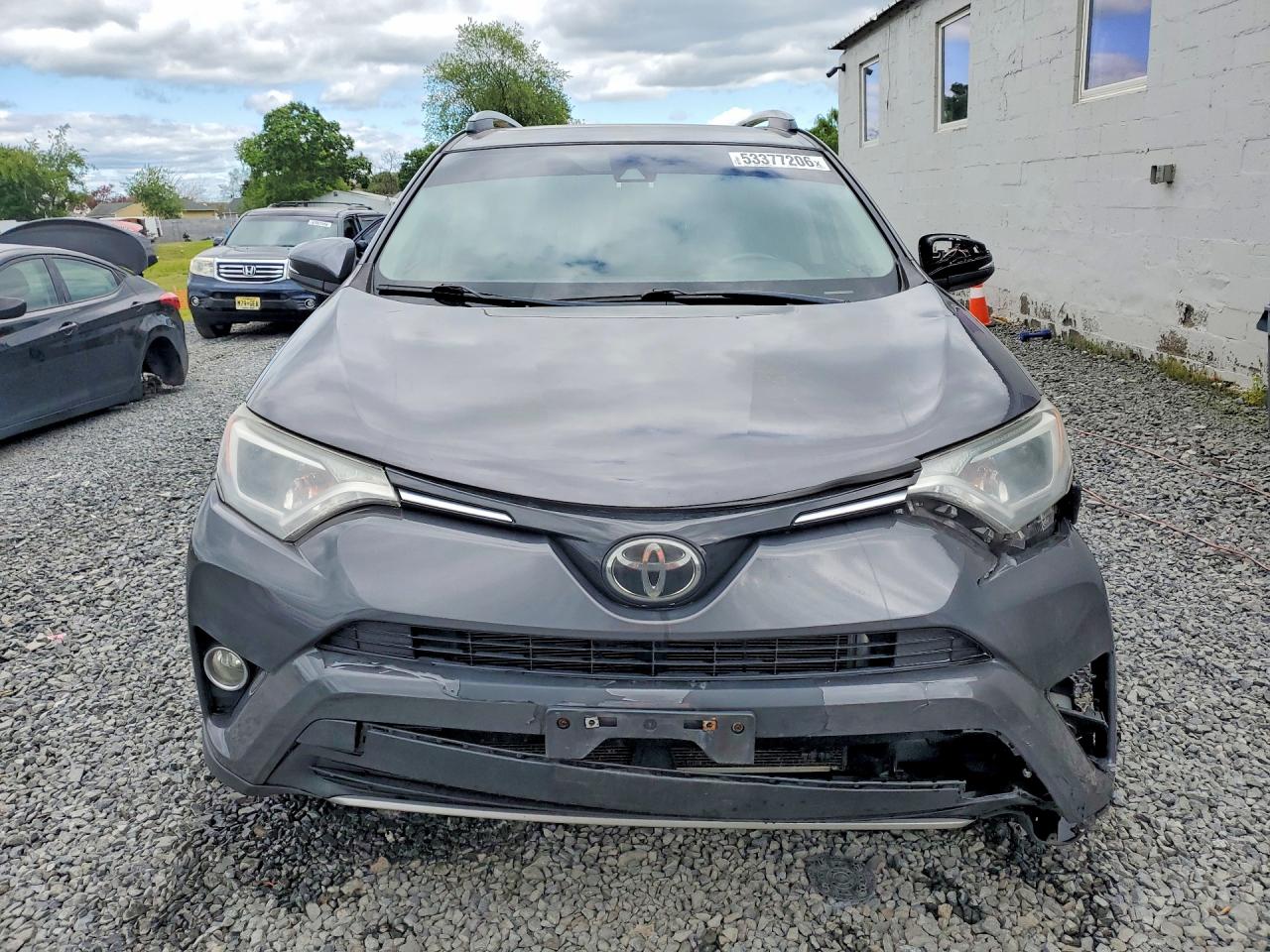 2017 TOYOTA RAV4 XLE photo 13