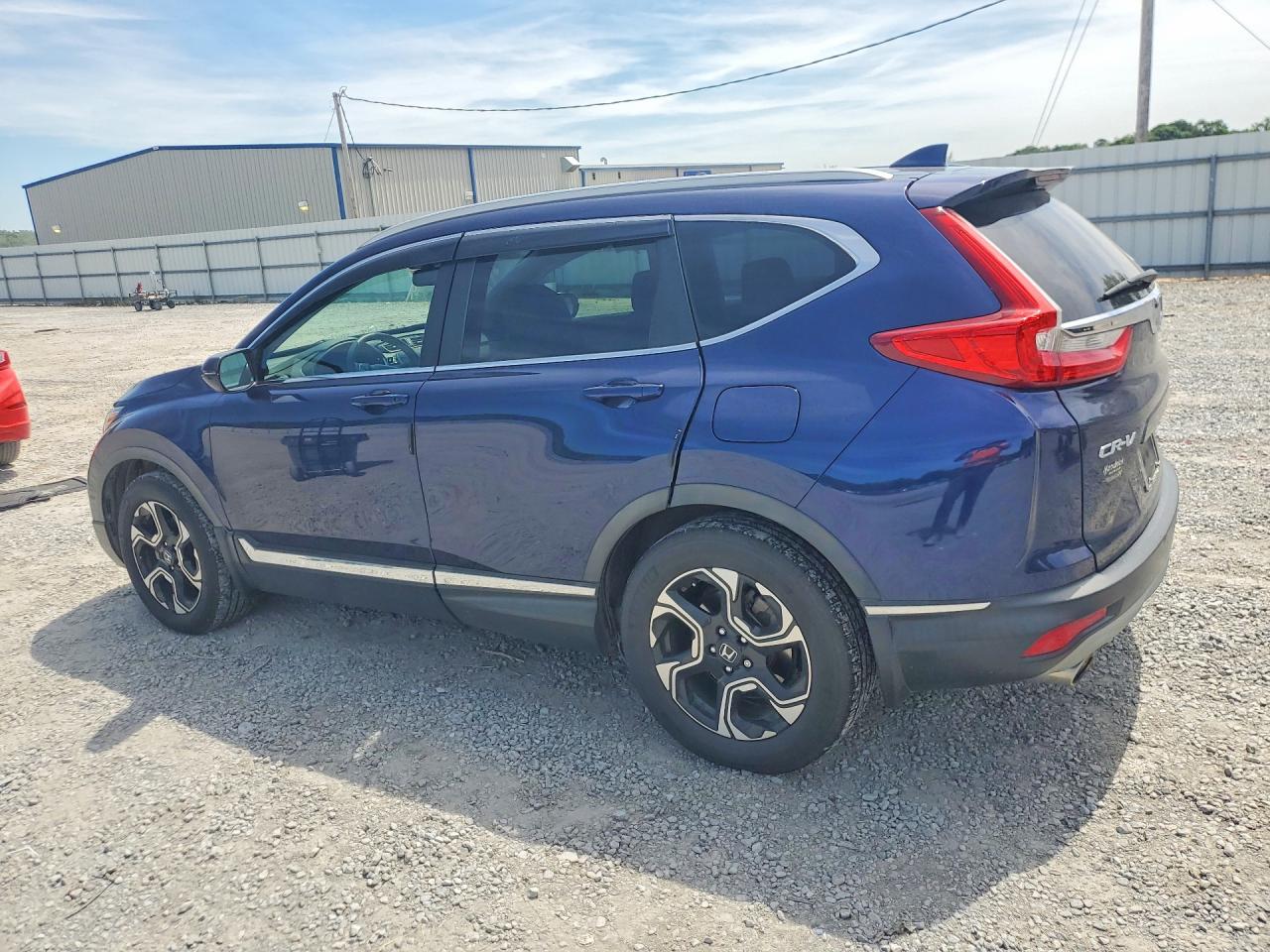 2017 HONDA CR-V TOURING photo 3
