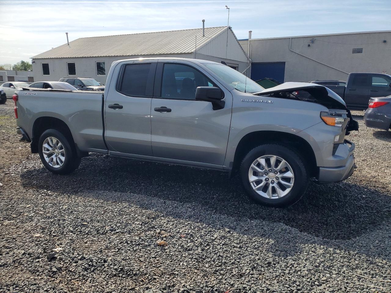2024 CHEVROLET SILVERADO K1500 CUSTOM photo 7