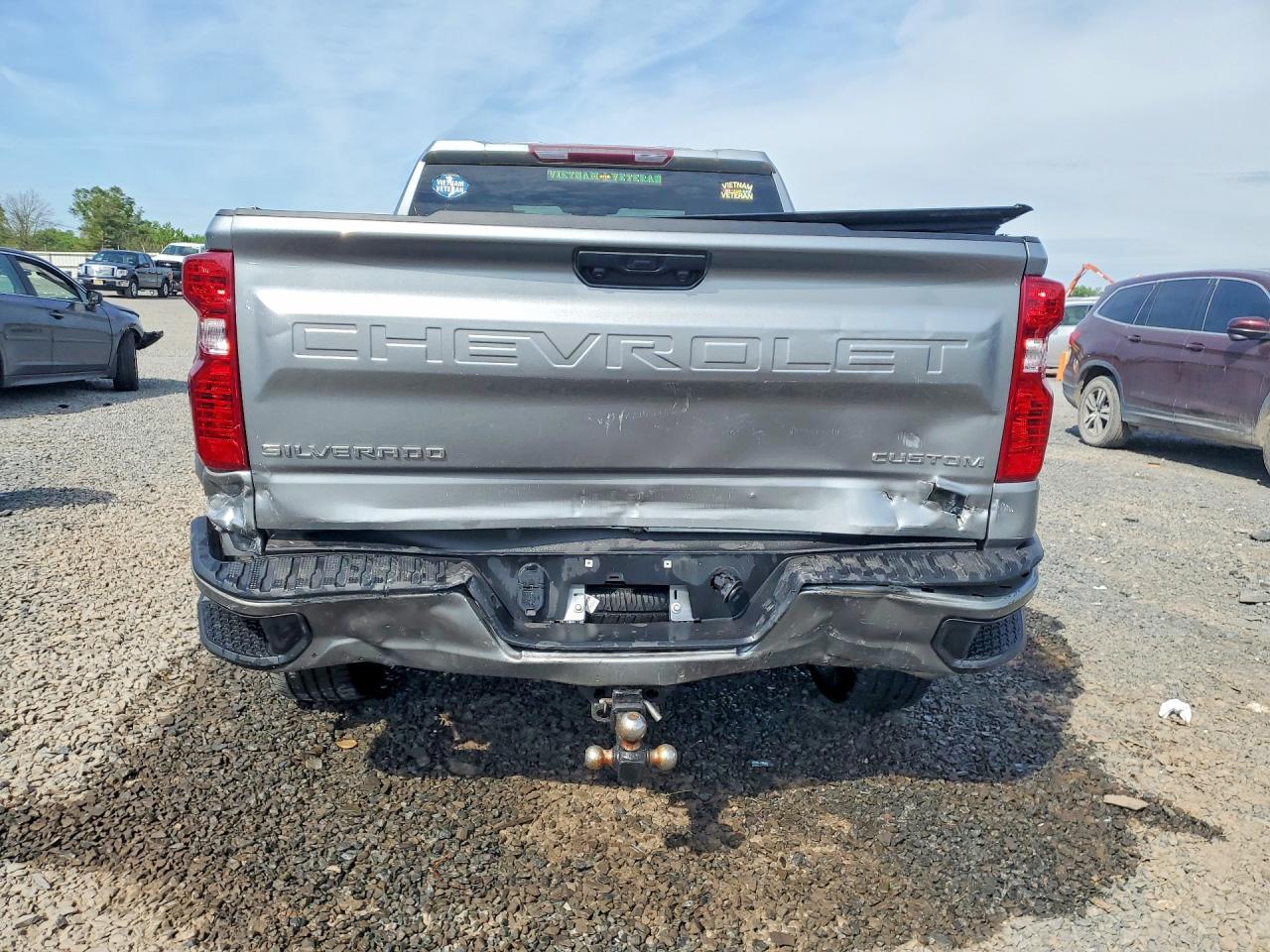 2024 CHEVROLET SILVERADO K1500 CUSTOM photo 11