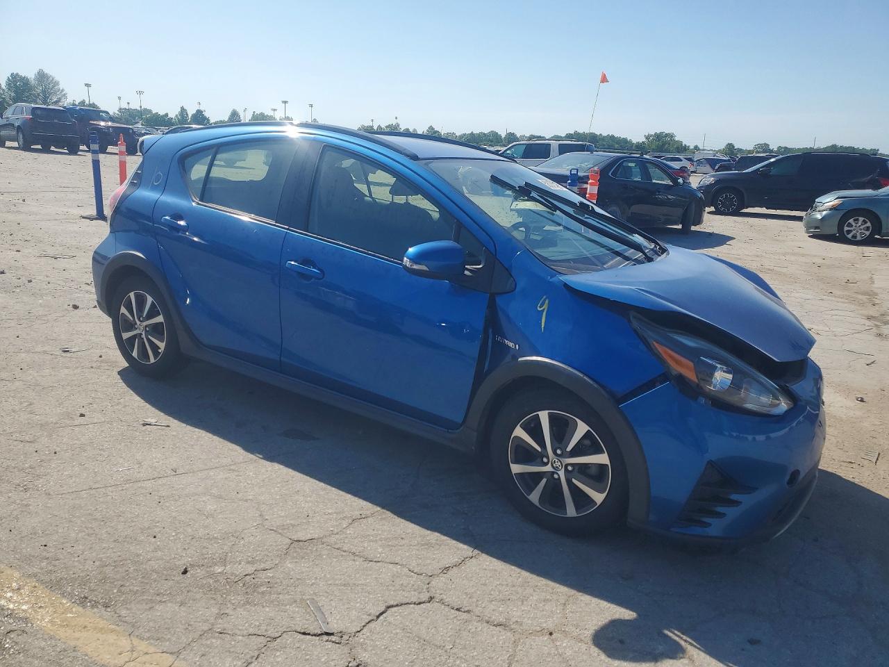 2018 TOYOTA PRIUS C TWO photo 7