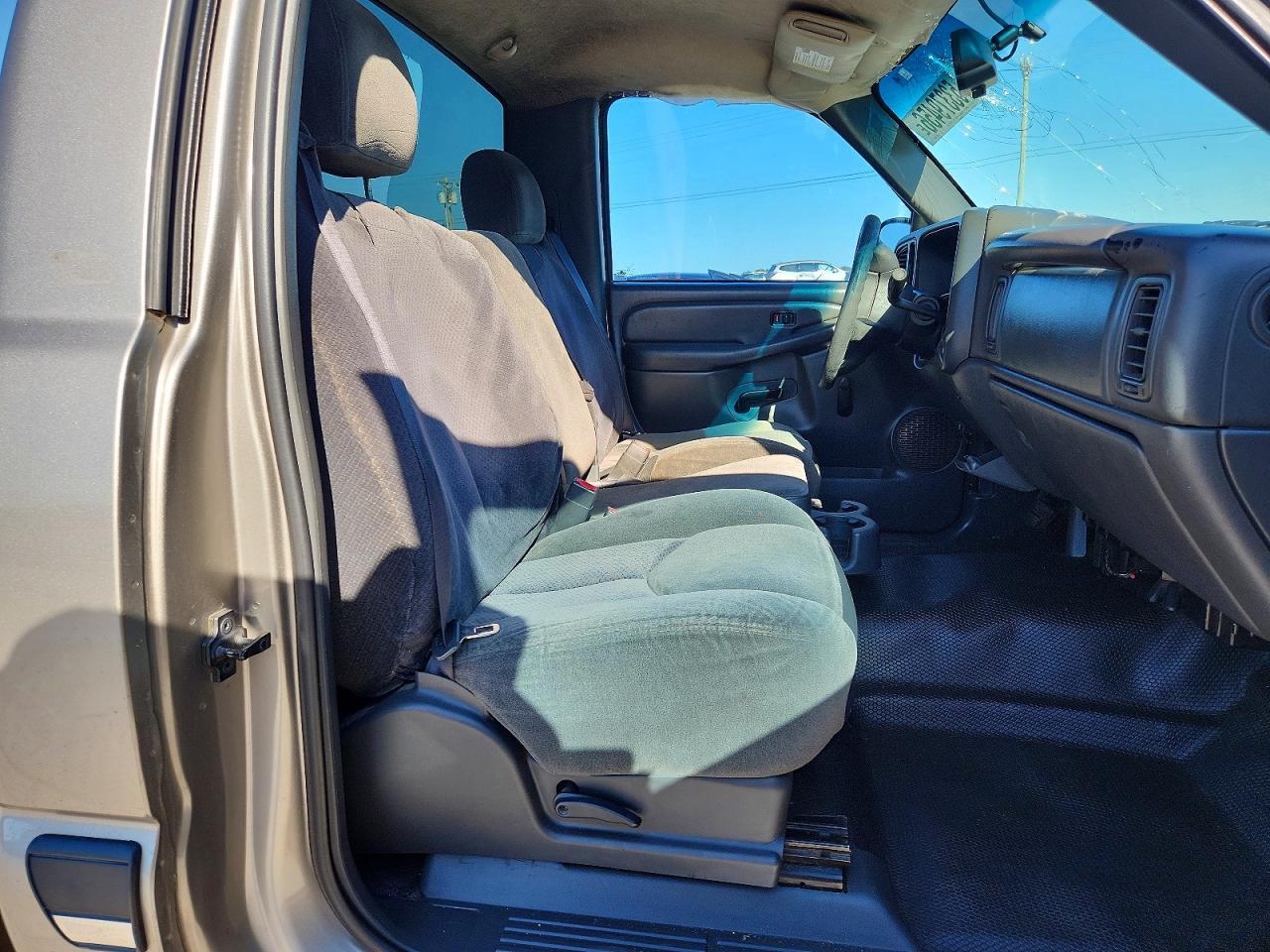 2003 CHEVROLET SILVERADO C1500 photo 28