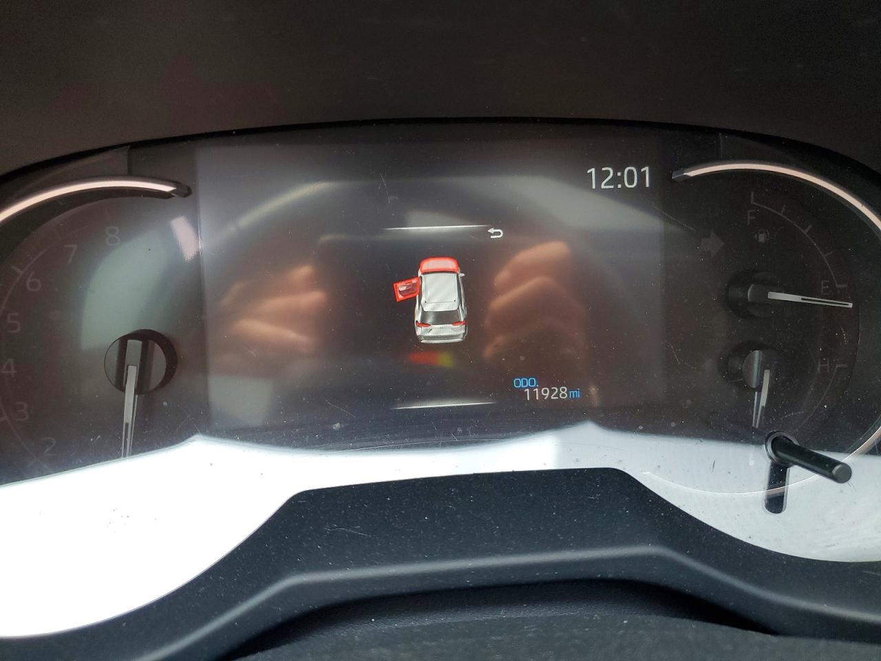 2025 TOYOTA RAV4 XLE PREMIUM photo 9