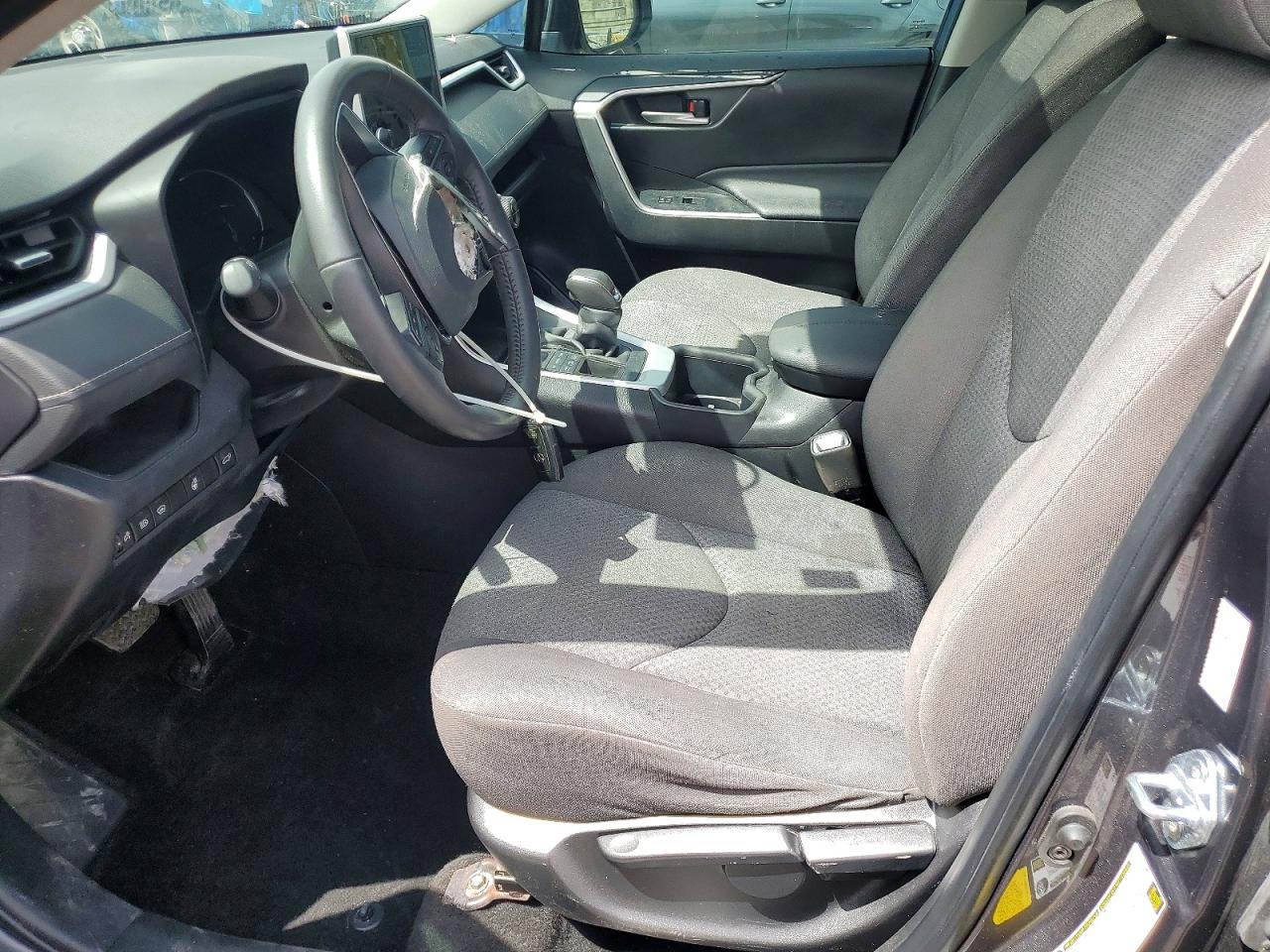 2025 TOYOTA RAV4 XLE PREMIUM photo 7