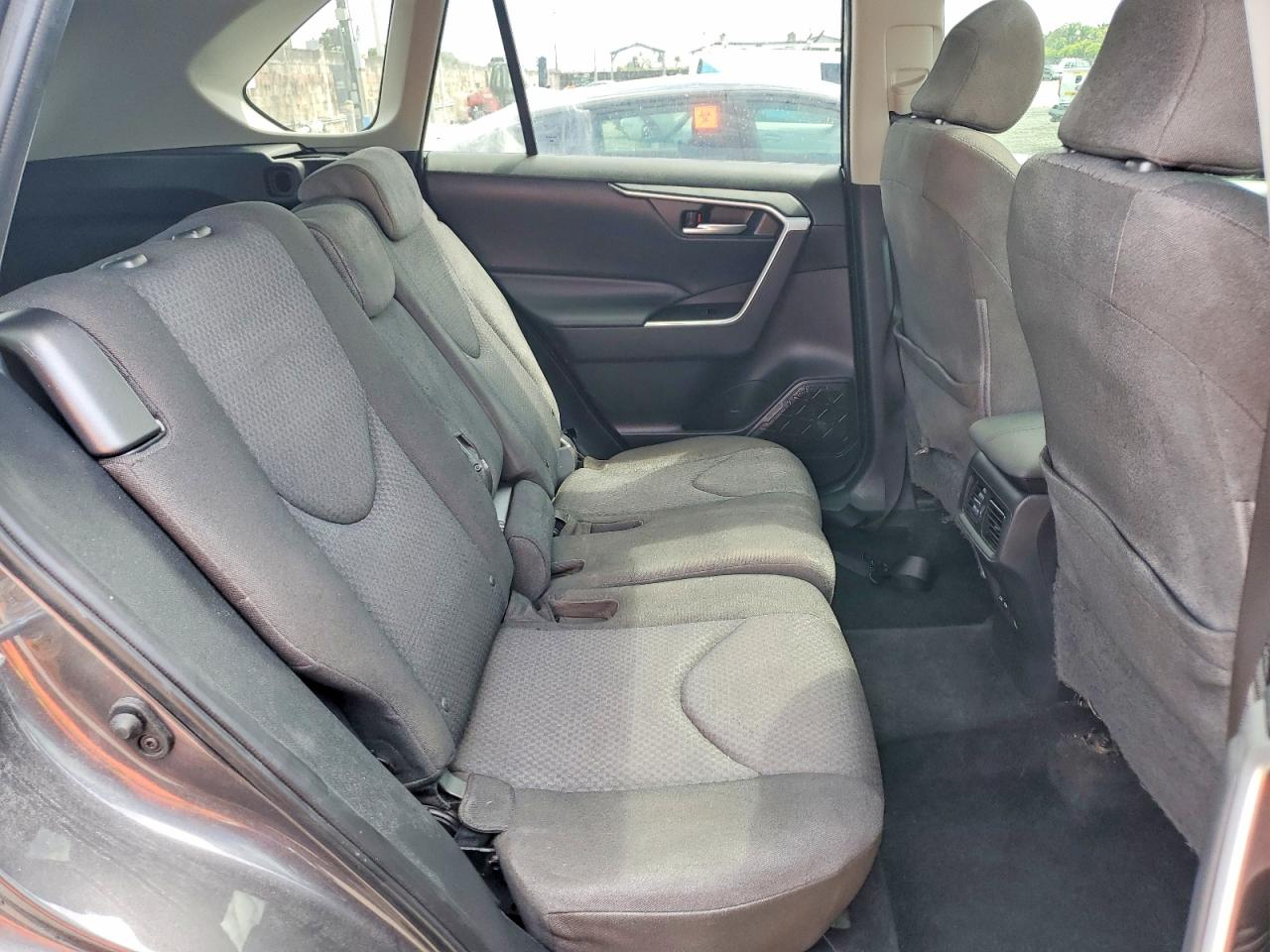 2025 TOYOTA RAV4 XLE PREMIUM photo 10