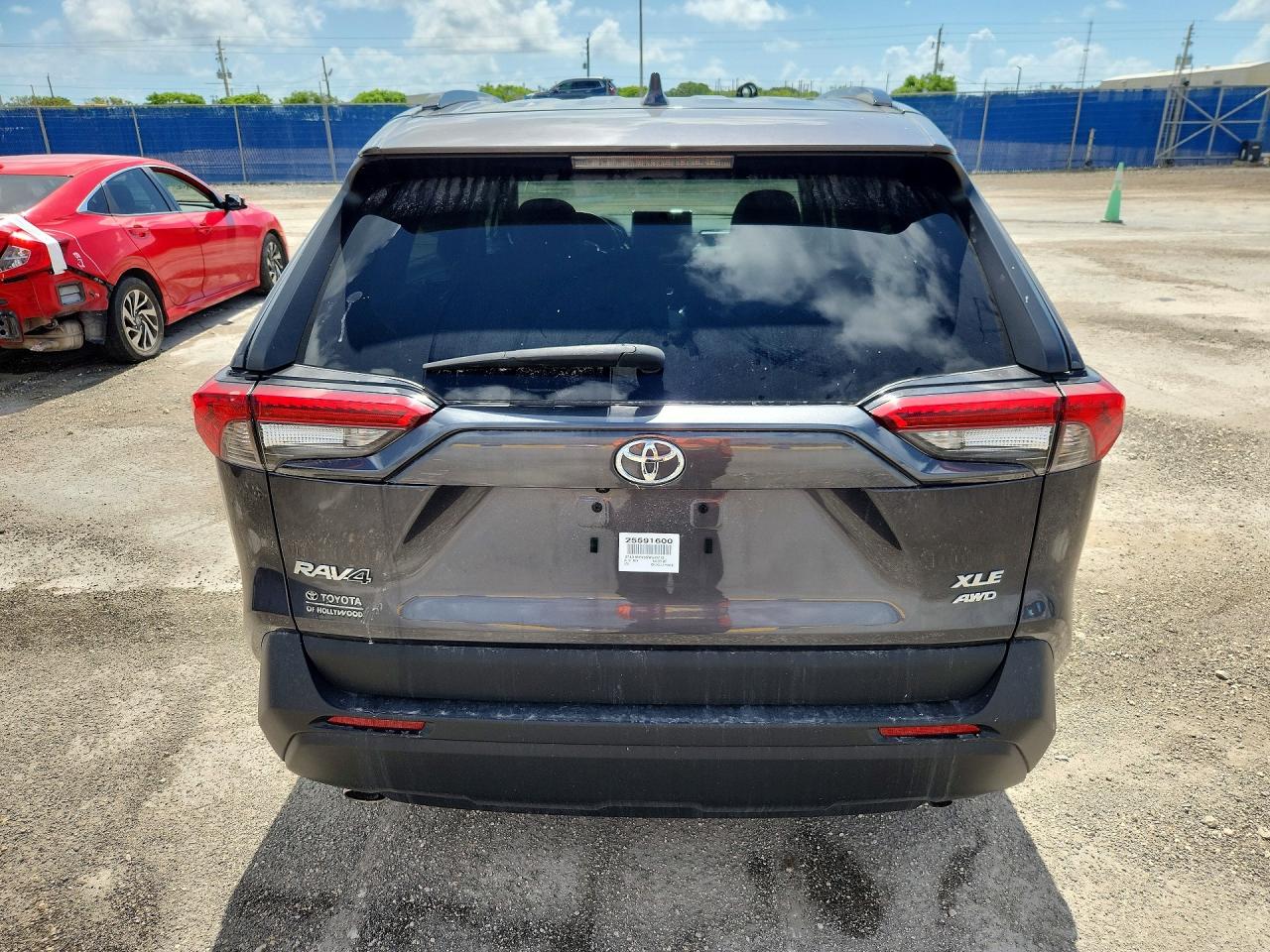 2025 TOYOTA RAV4 XLE PREMIUM photo 6