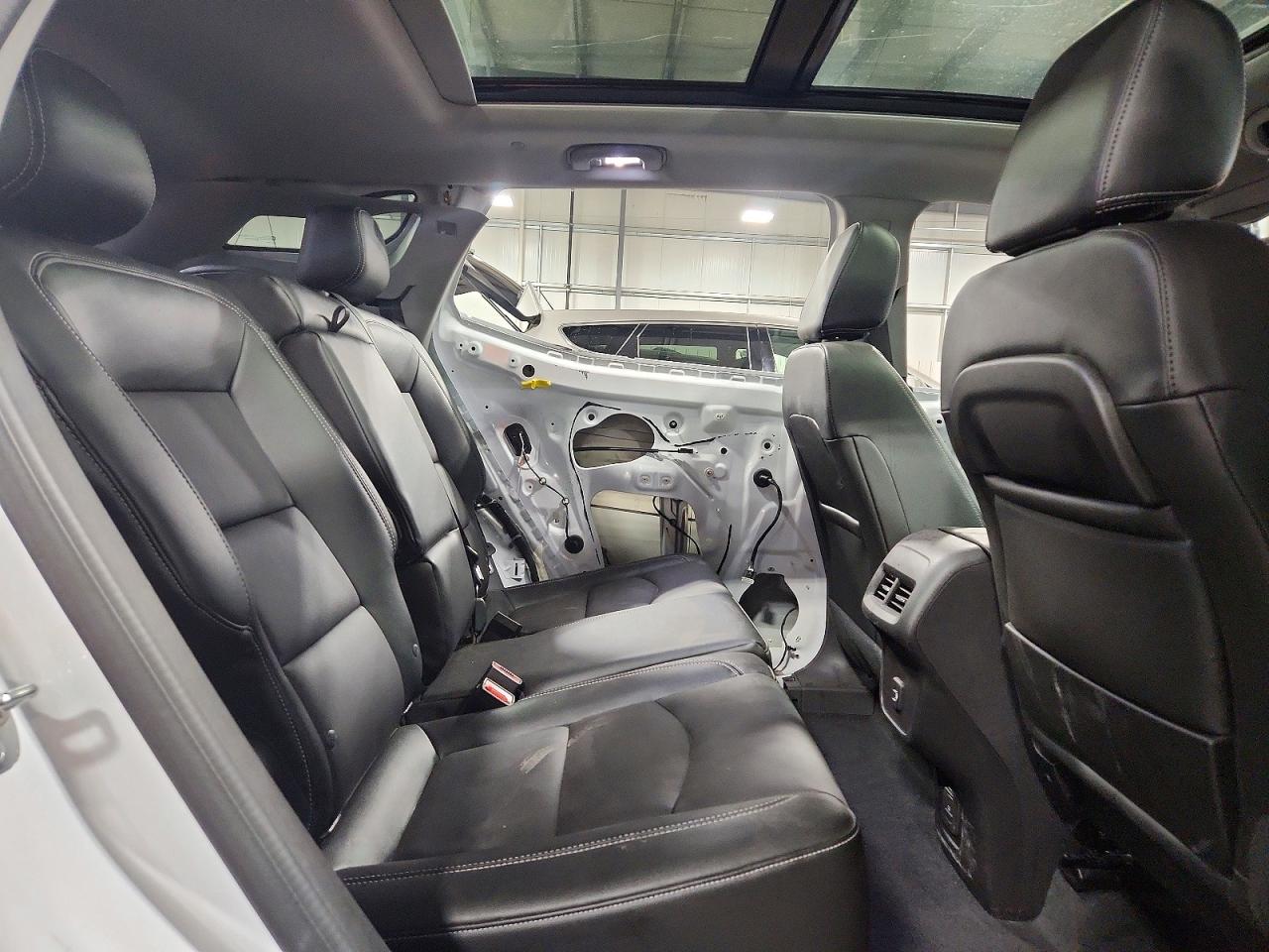 2024 GMC TERRAIN SLT photo 21