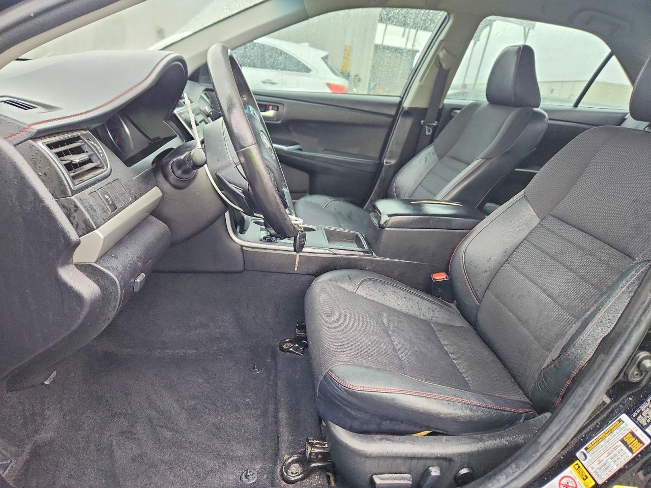 2017 TOYOTA CAMRY SE photo 13