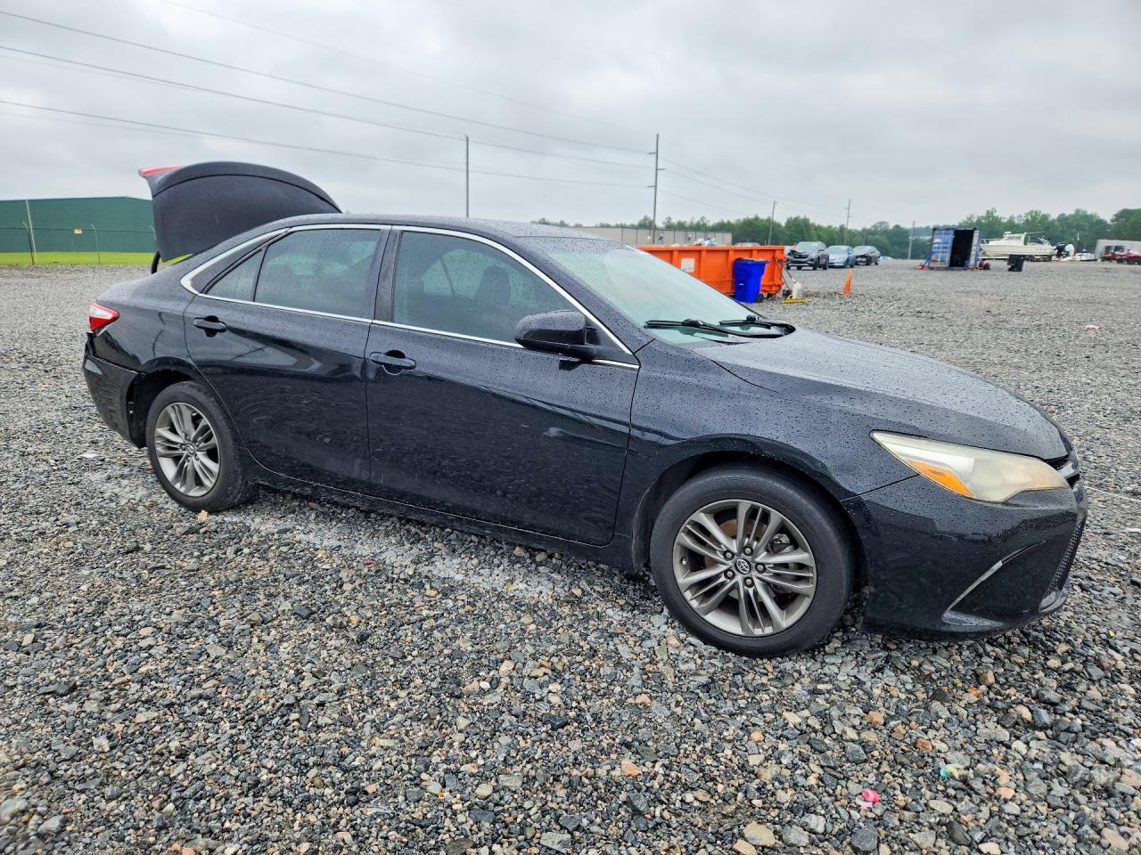 2017 TOYOTA CAMRY SE photo 7