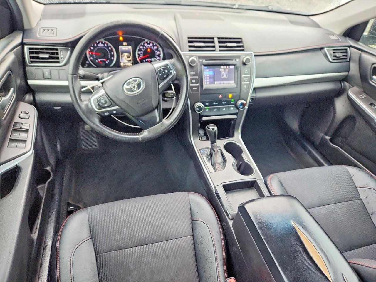 2017 TOYOTA CAMRY SE photo 15