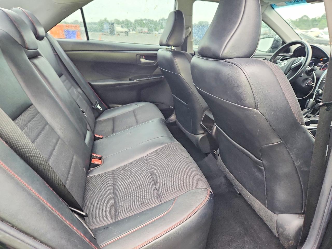 2017 TOYOTA CAMRY SE photo 19