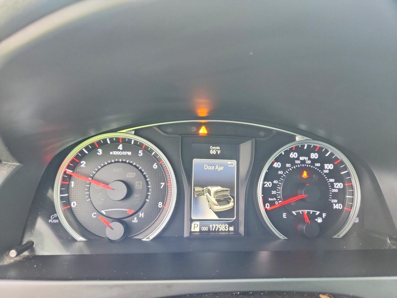 2017 TOYOTA CAMRY SE photo 17