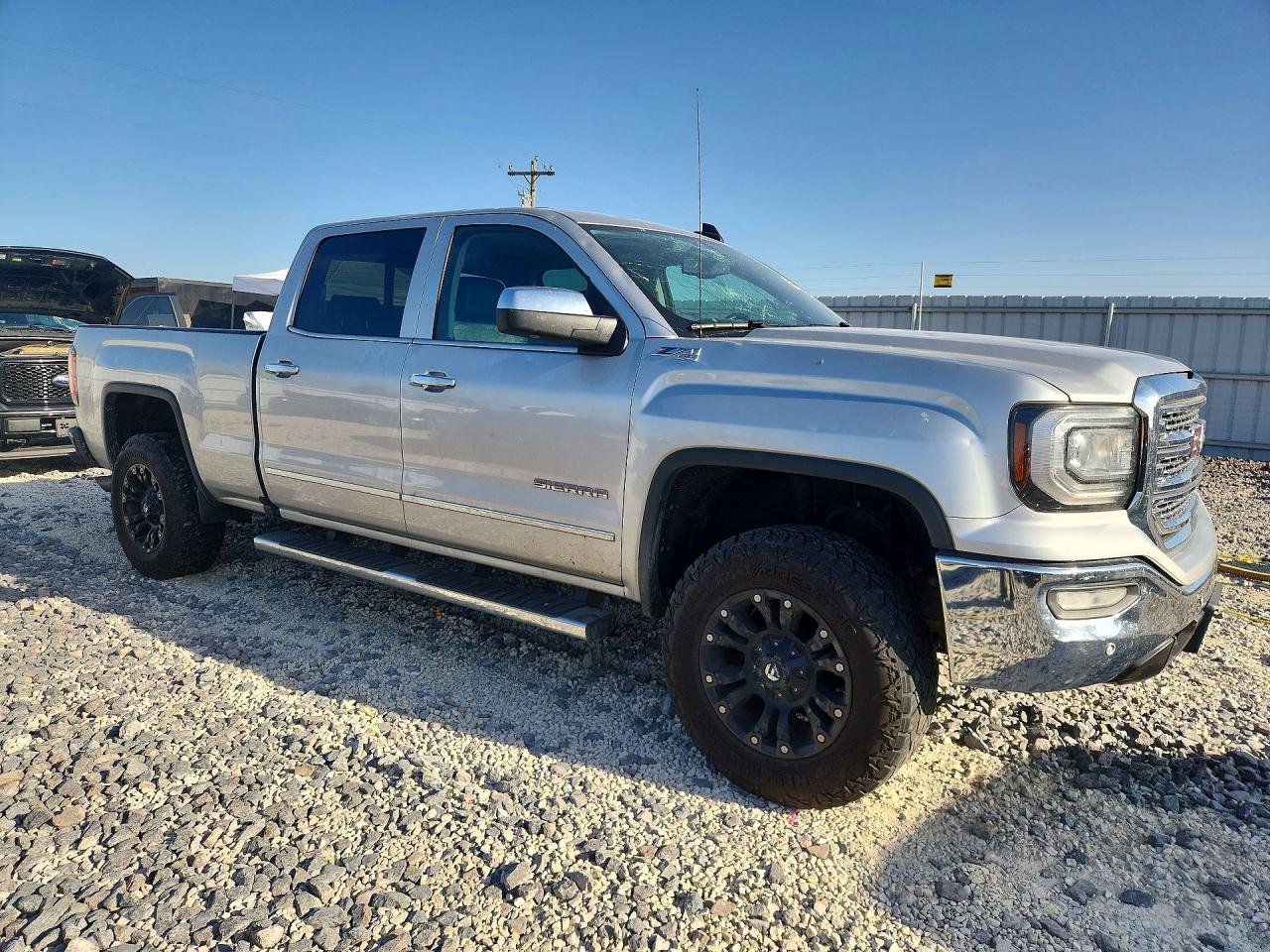 2017 GMC SIERRA K1500 SLT photo 7