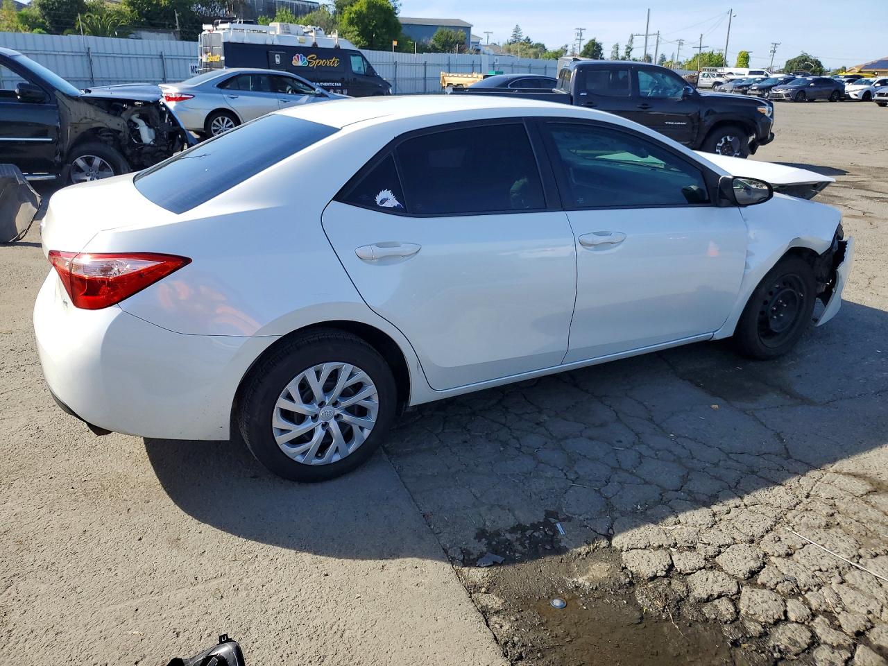 2017 TOYOTA COROLLA LE photo 5