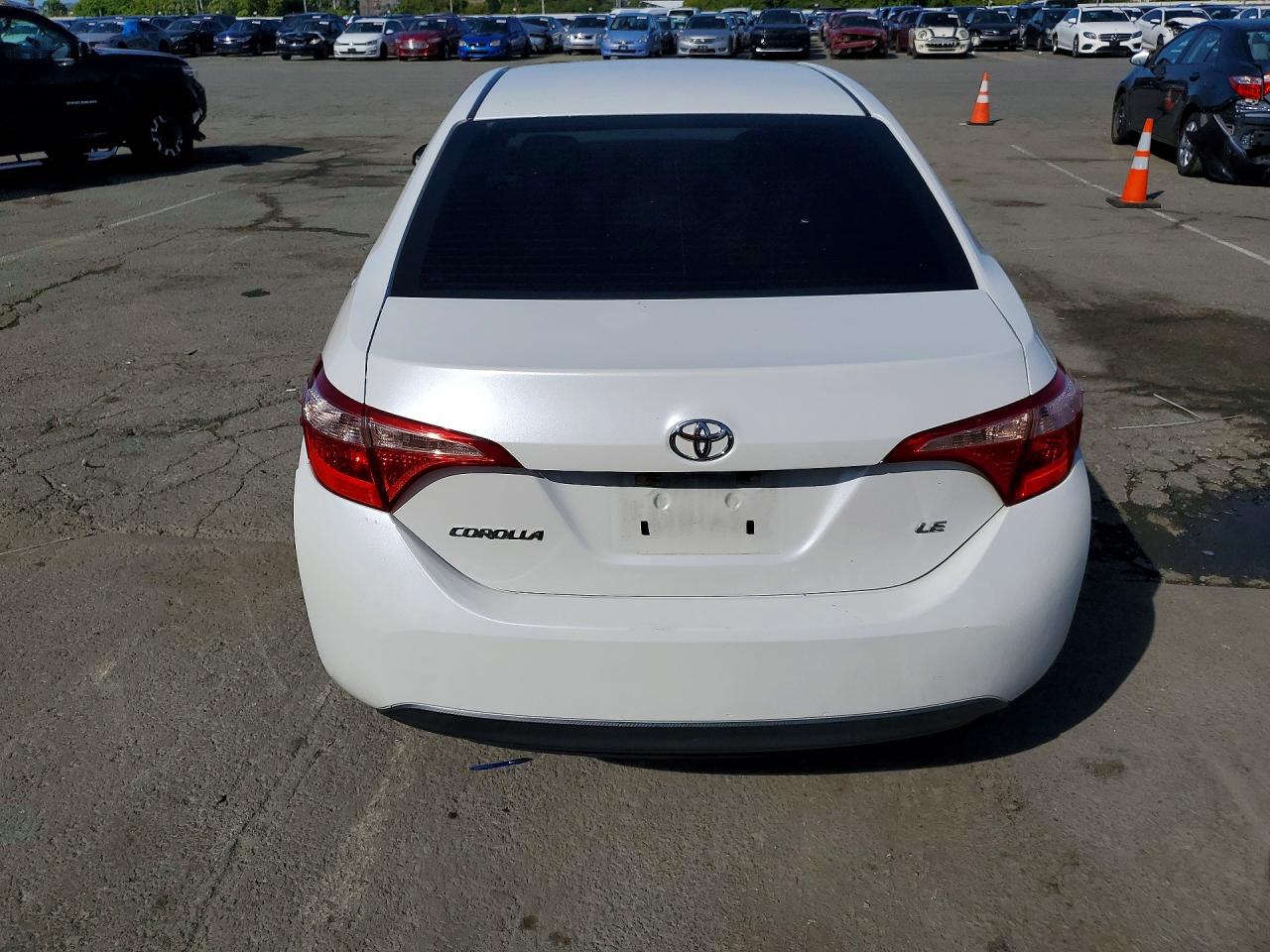 2017 TOYOTA COROLLA LE photo 11