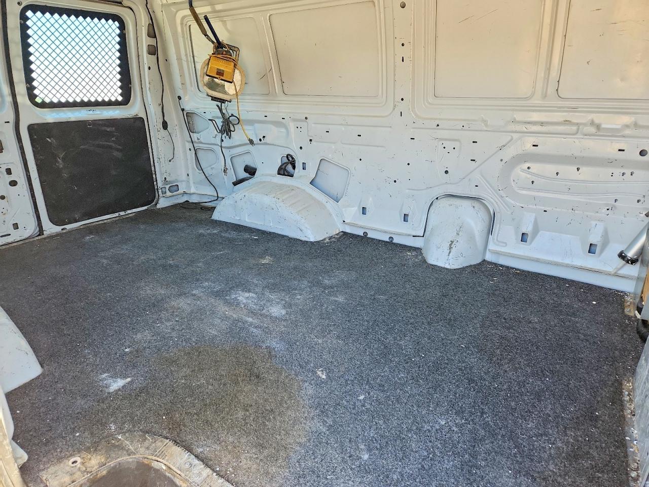 2005 FORD ECONOLINE E150 VAN photo 31