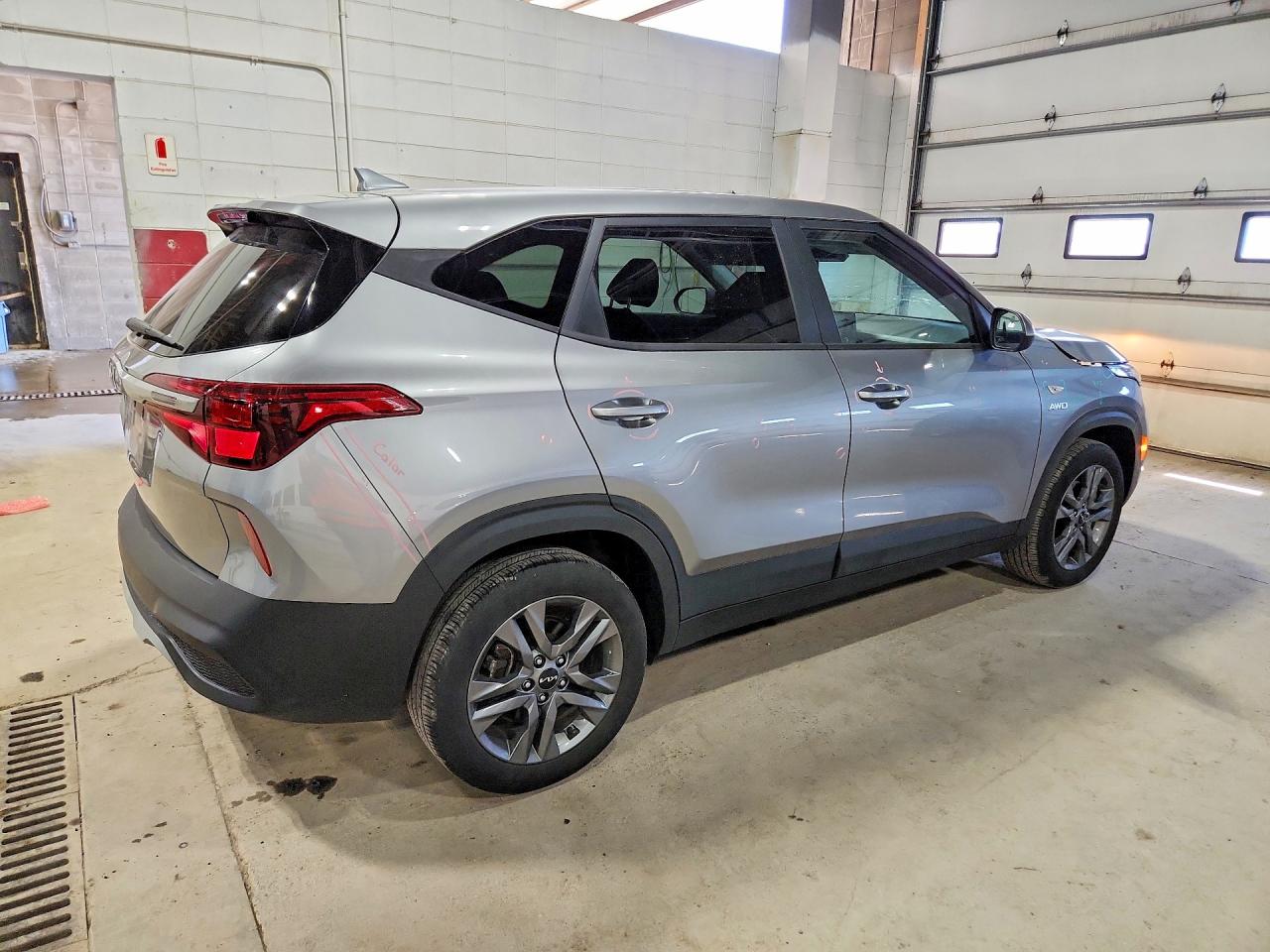 2023 KIA SELTOS LX photo 7