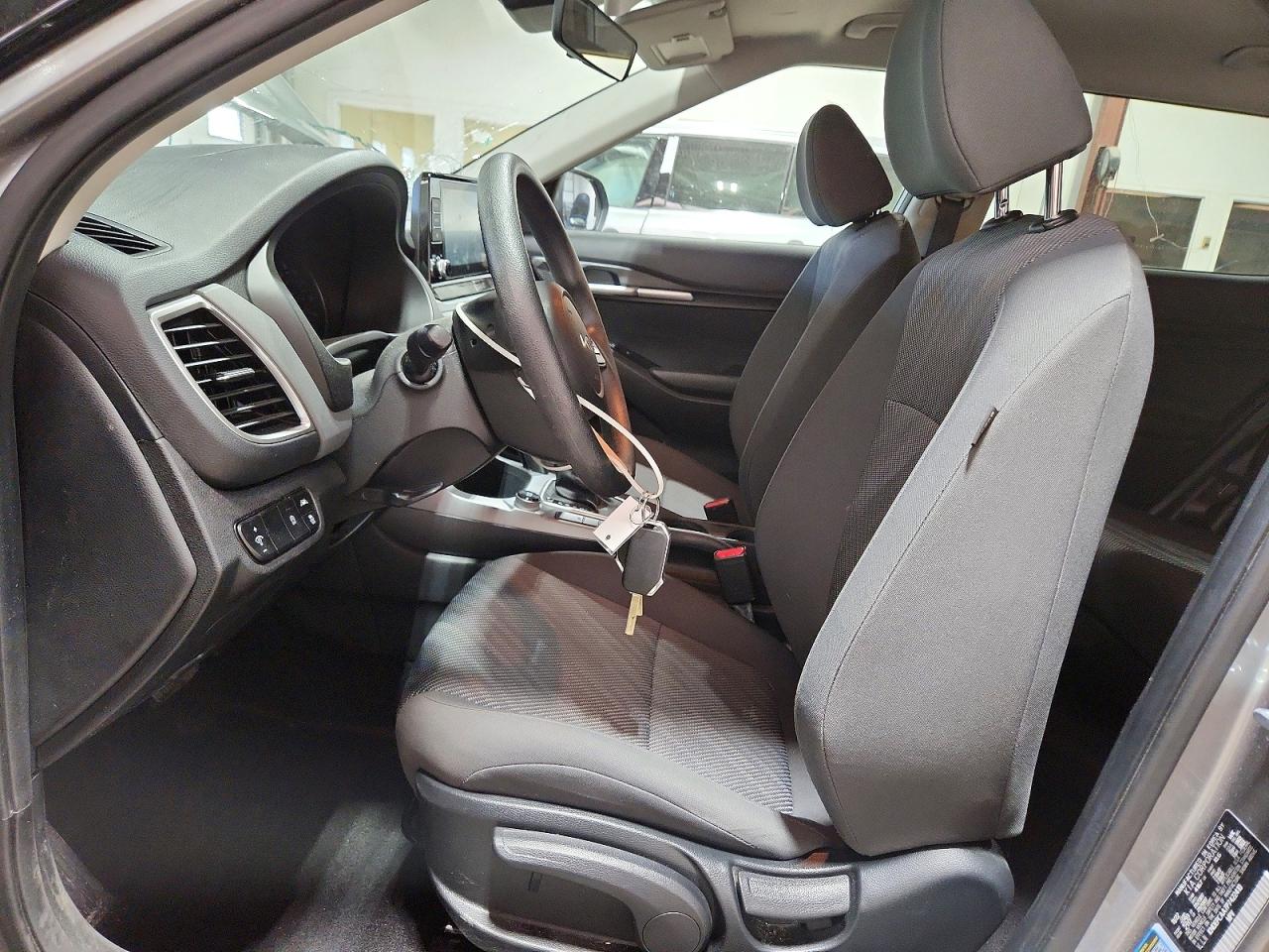 2023 KIA SELTOS LX photo 19