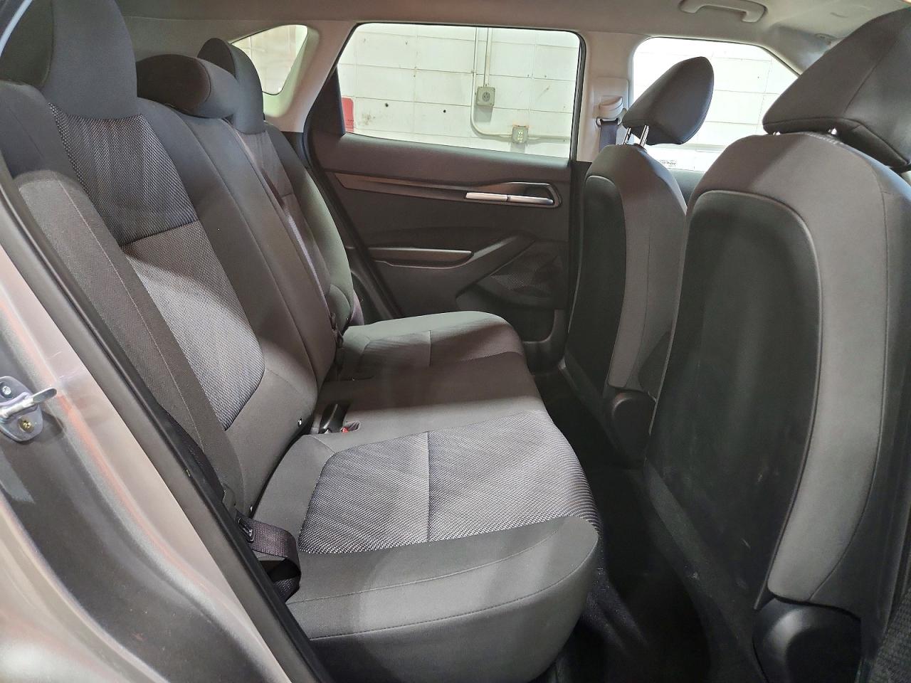2023 KIA SELTOS LX photo 31