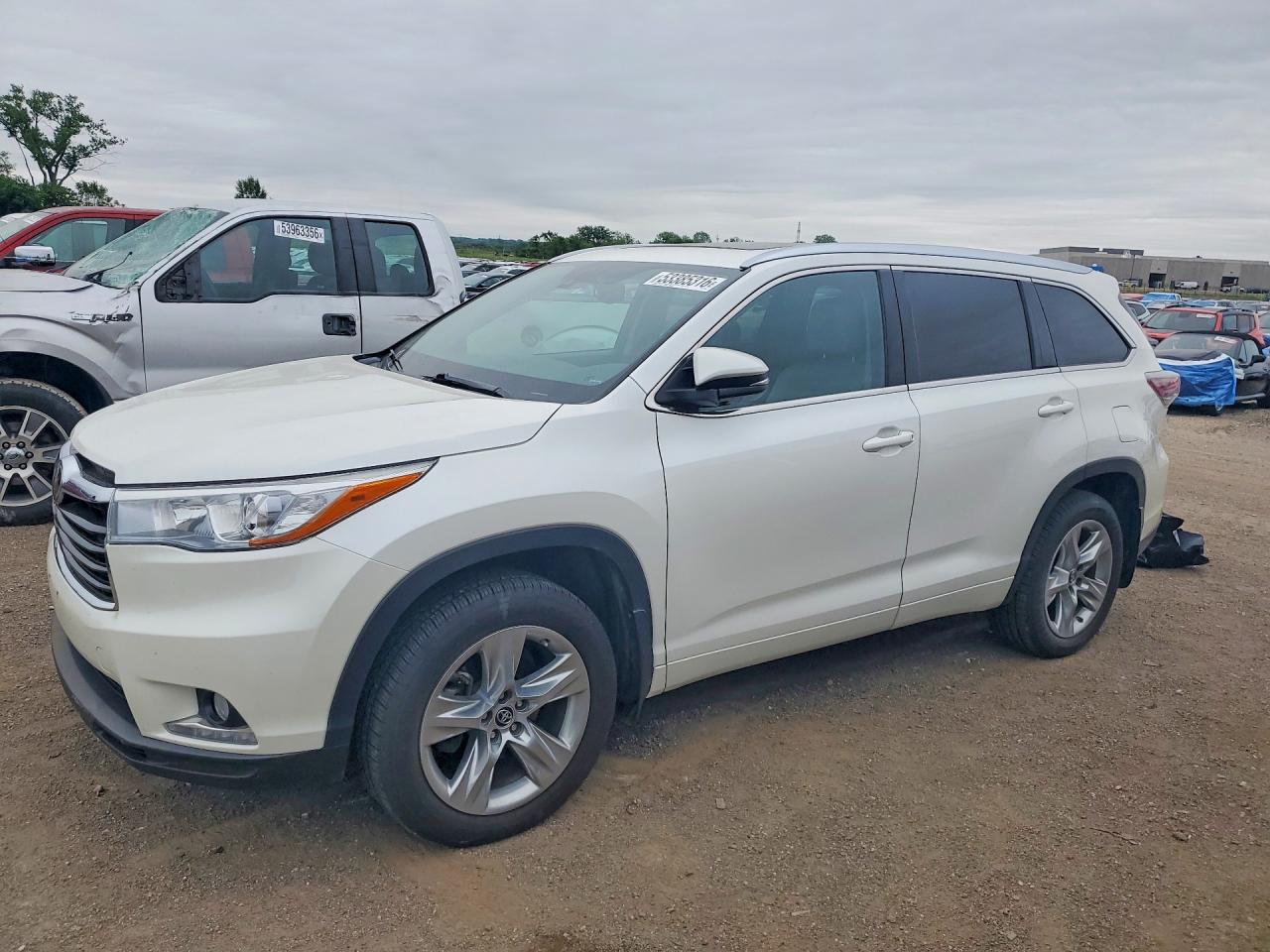 2016 TOYOTA HIGHLANDER