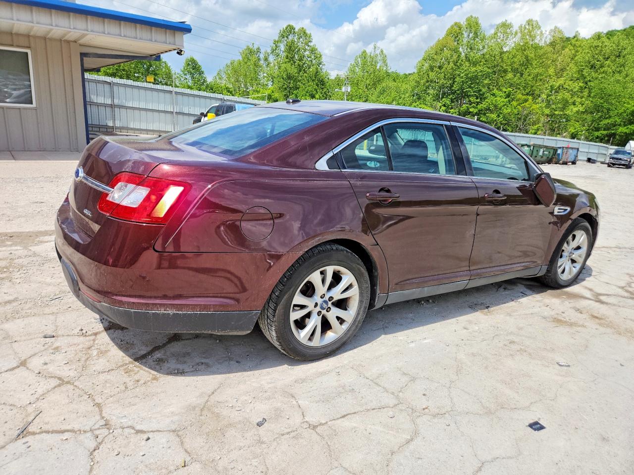 2012 FORD TAURUS SEL photo 5