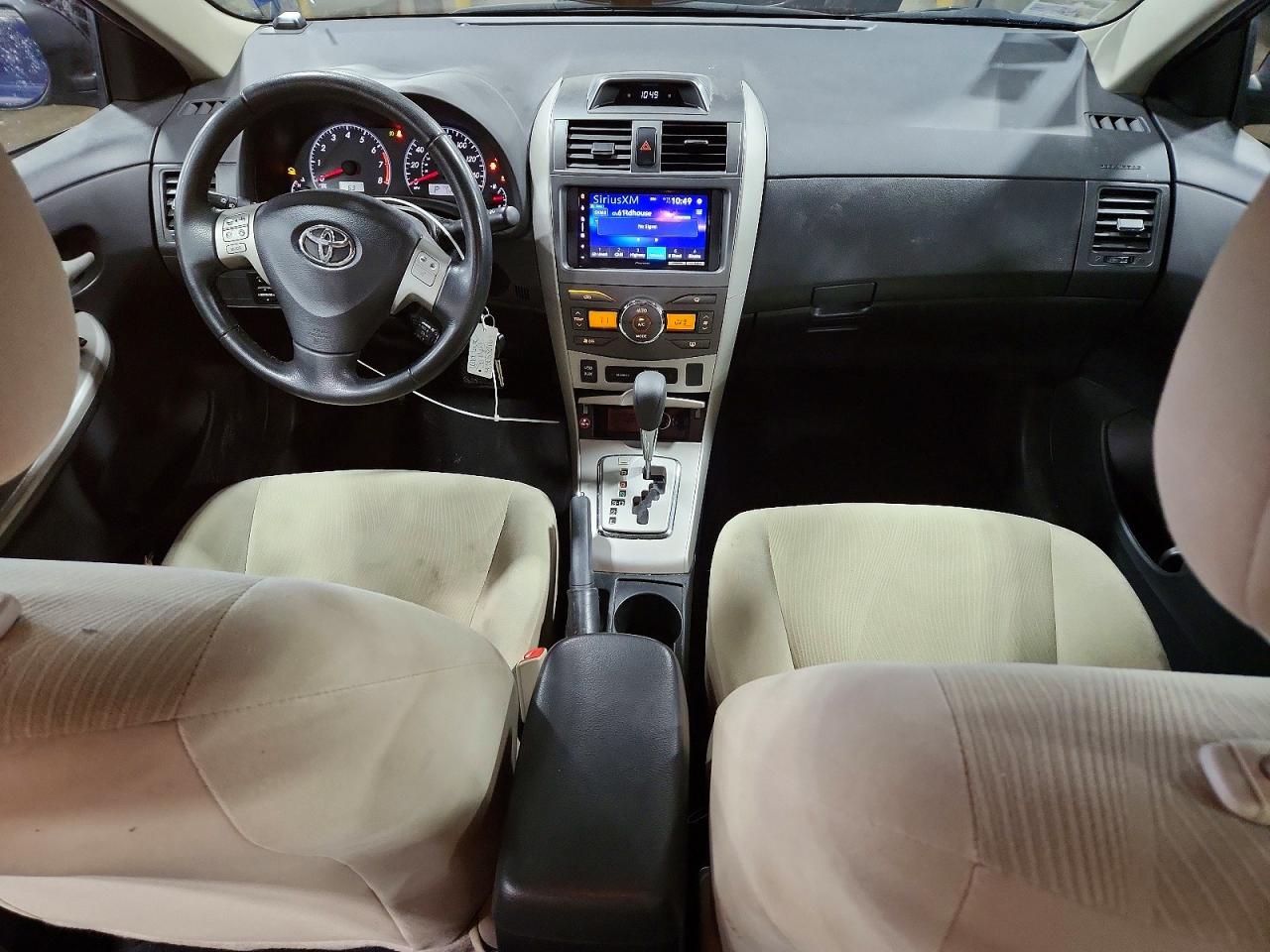 2013 TOYOTA COROLLA LE photo 22