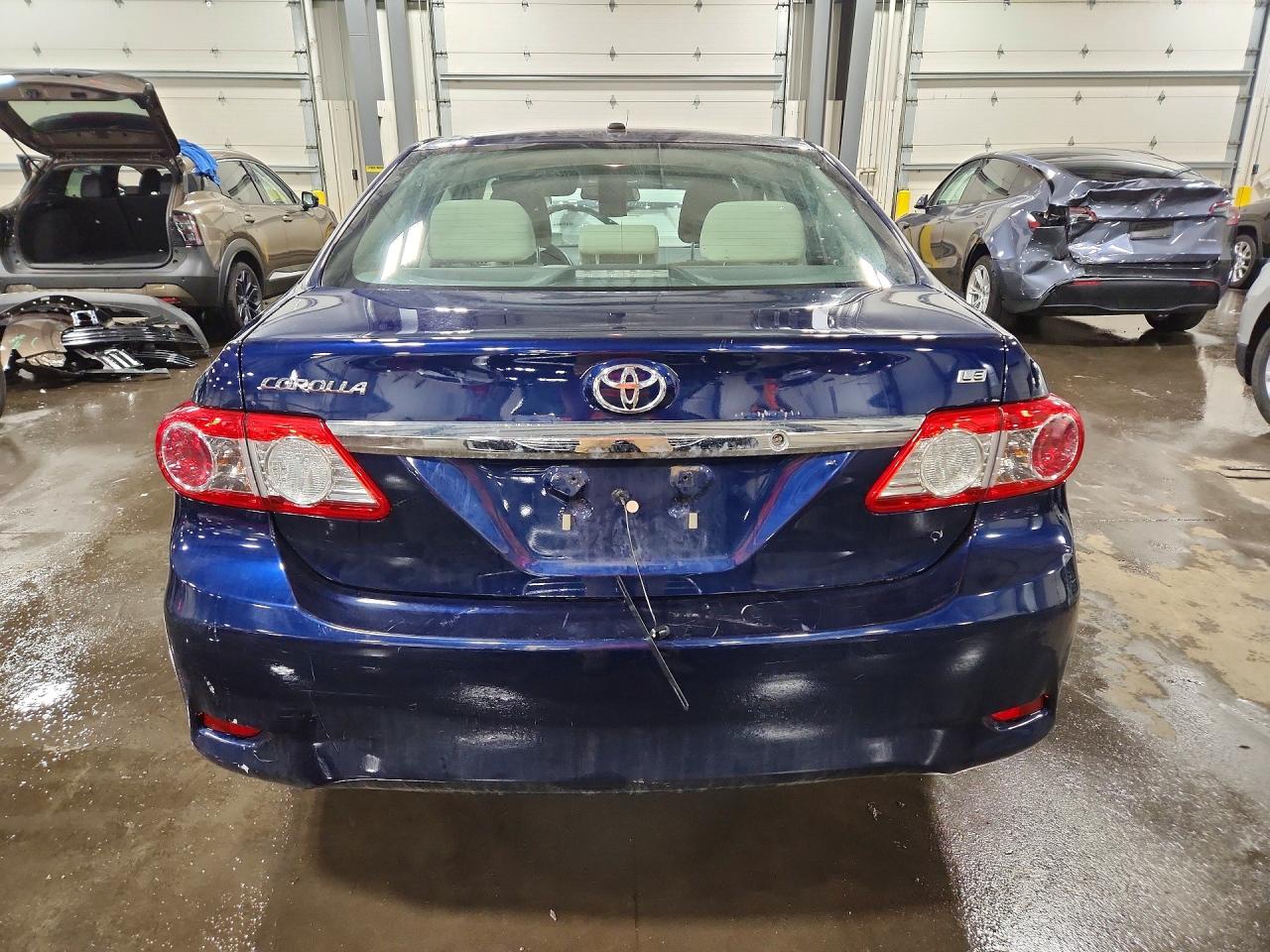2013 TOYOTA COROLLA LE photo 16