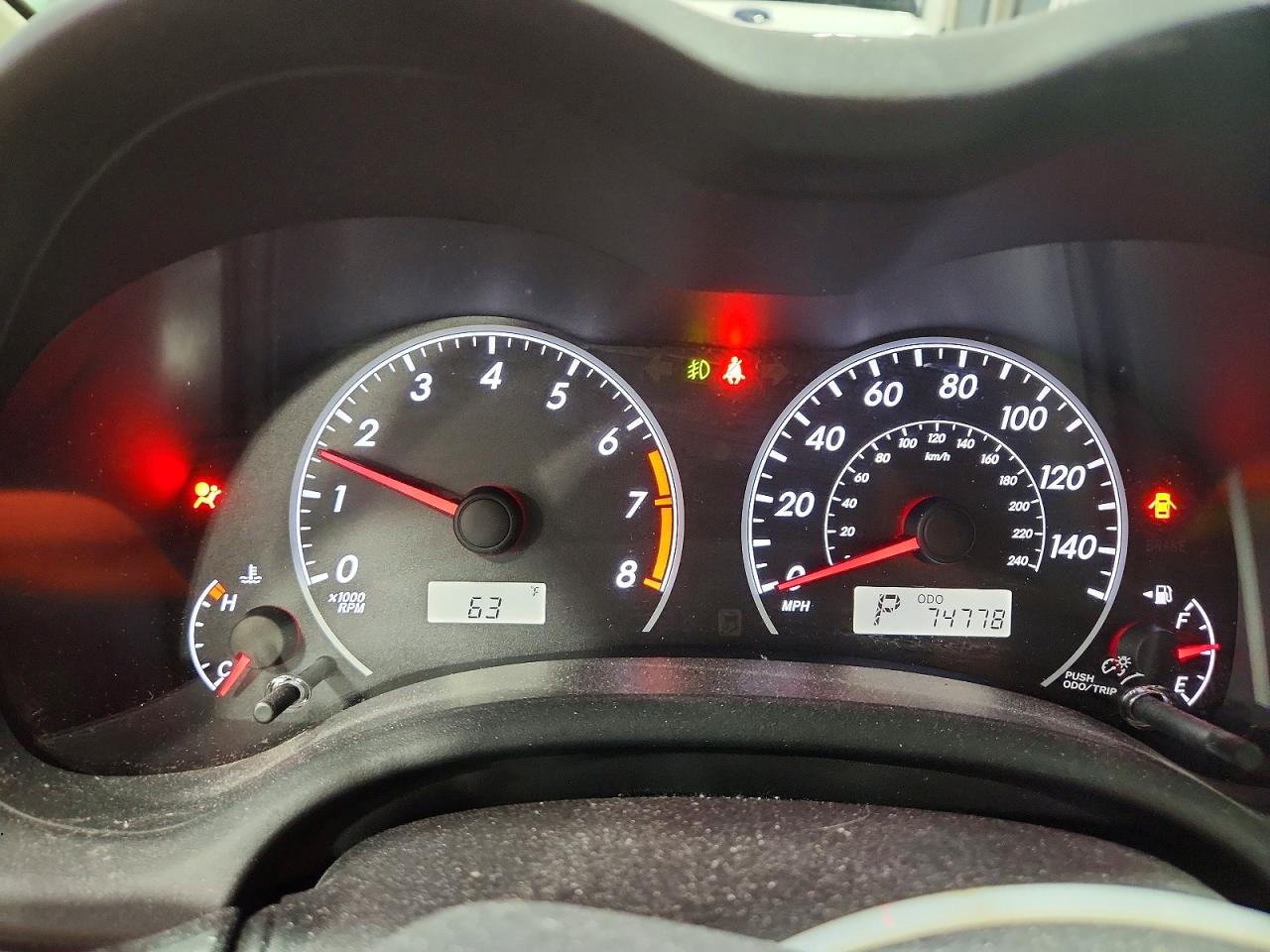 2013 TOYOTA COROLLA LE photo 25