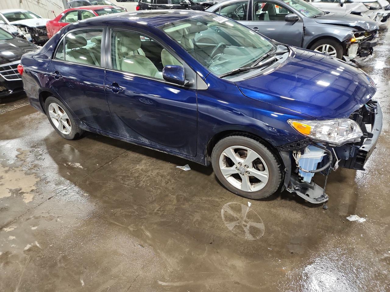 2013 TOYOTA COROLLA LE photo 10